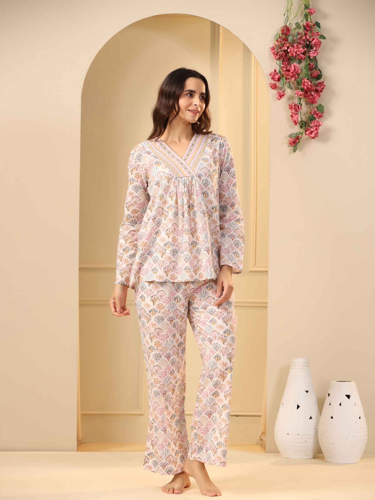 Sanskrutihomes Off White And Pink Ethnic Motifs Printed Pure Cotton Night Suit | L