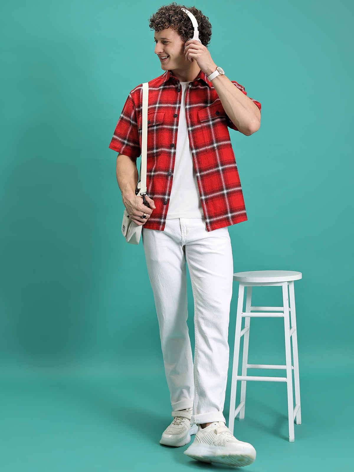 Highlander Men's Tapered Fit Mid-Rise Clean Look Stretchable Jeans | White - 30