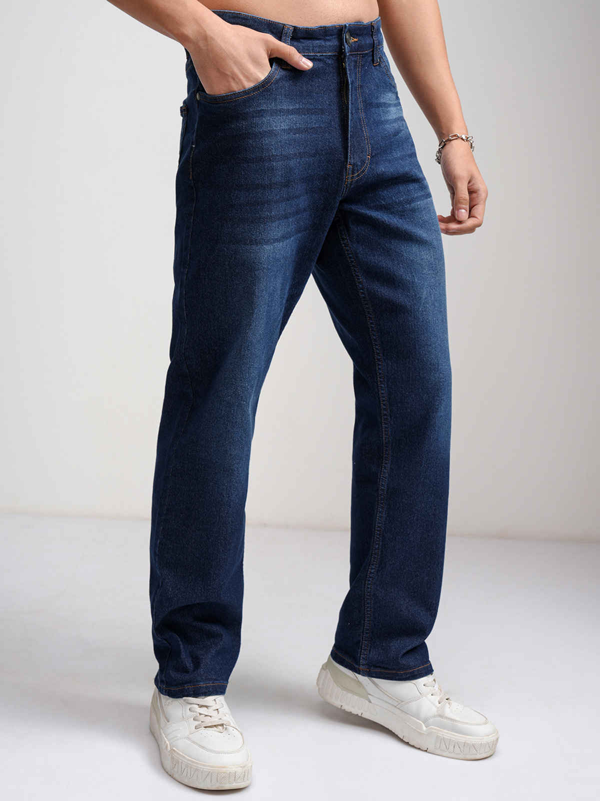 HIGHLANDER Men's Straight Fit Mid-Rise Light Fade Cotton Stretchable Jeans | Indigo | 32 in