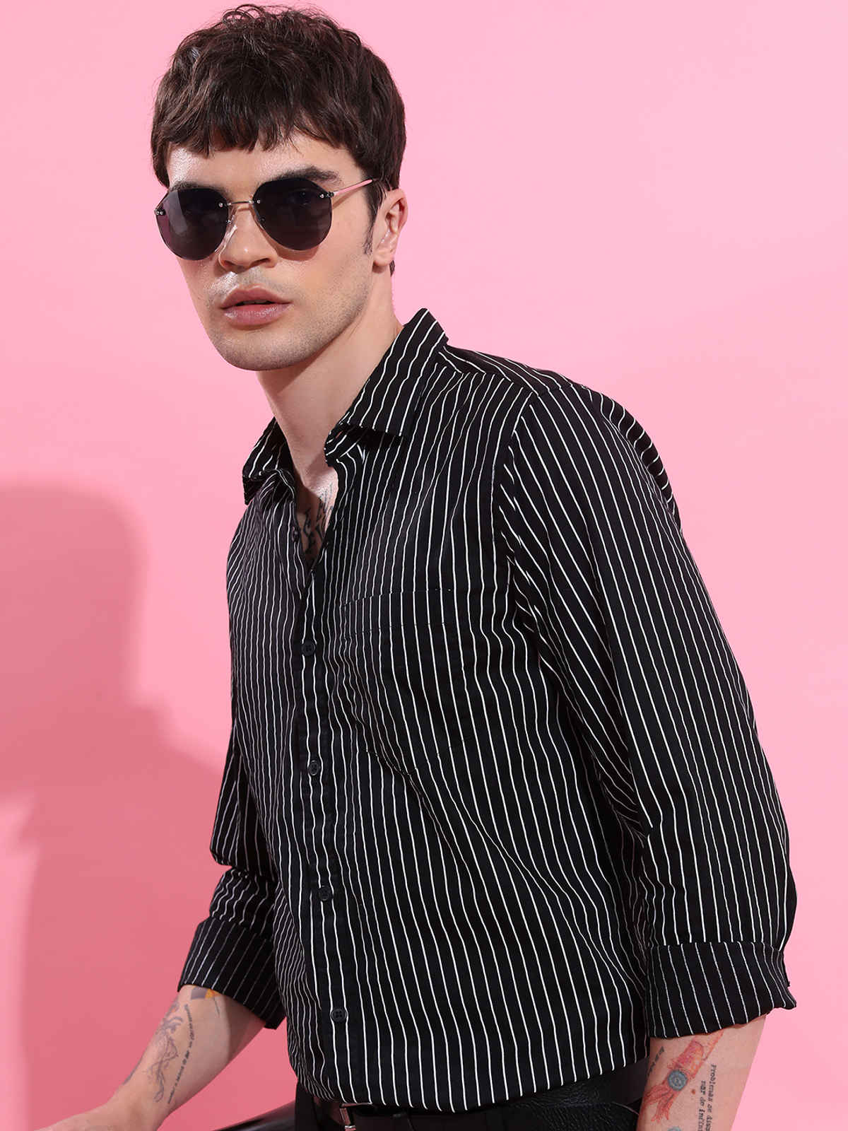 HIGHLANDER Striped Spread Collar Slim Fit Cotton Casual Shirt | Black - M