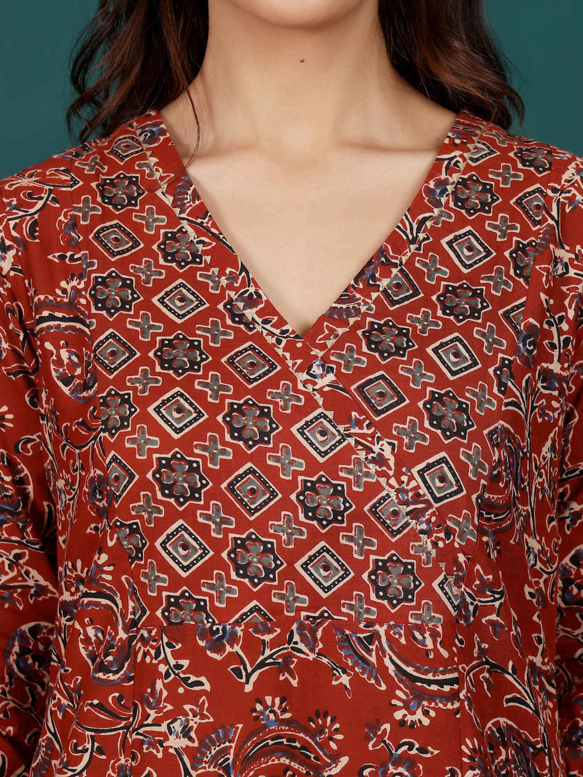 Varanga Women's Ethnic Jaipuri Printed V-Neck Fashion Sleeve Straight Kurta | Maroon - M