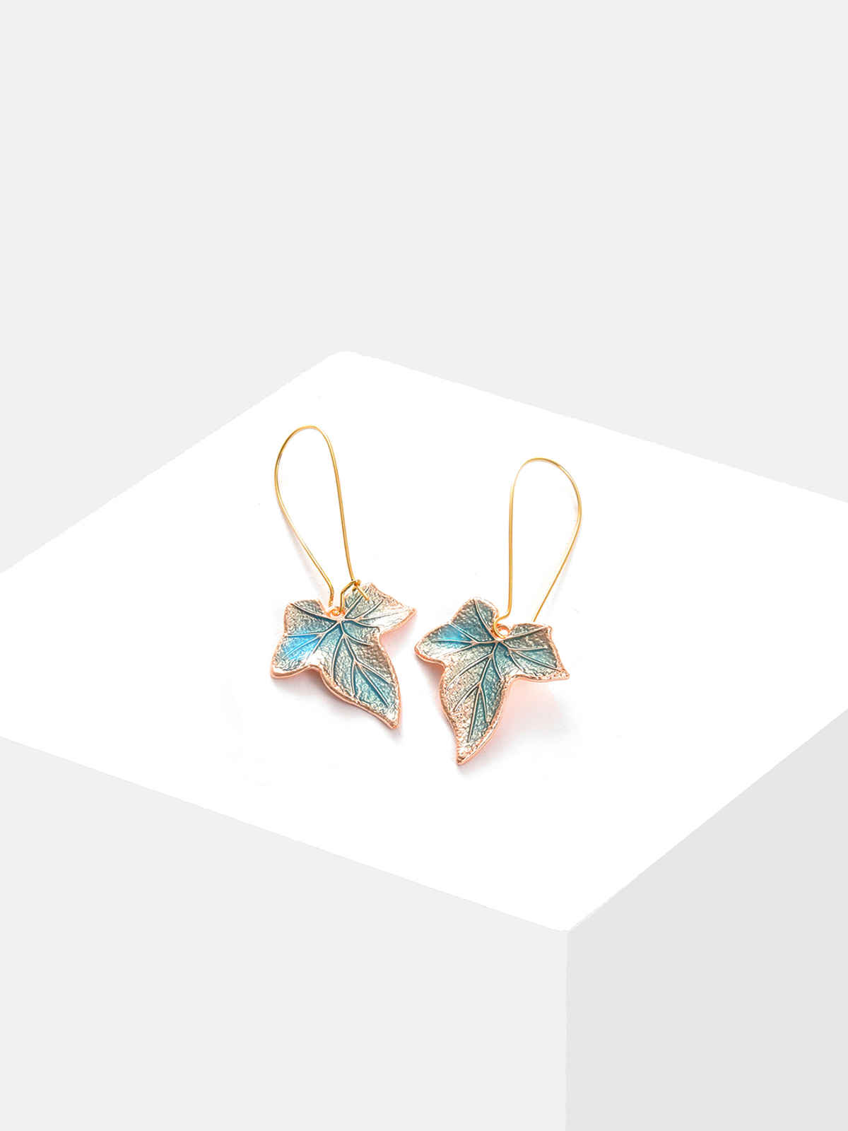 SOHI Women's Multicoloured Contemporary Drop Earrings