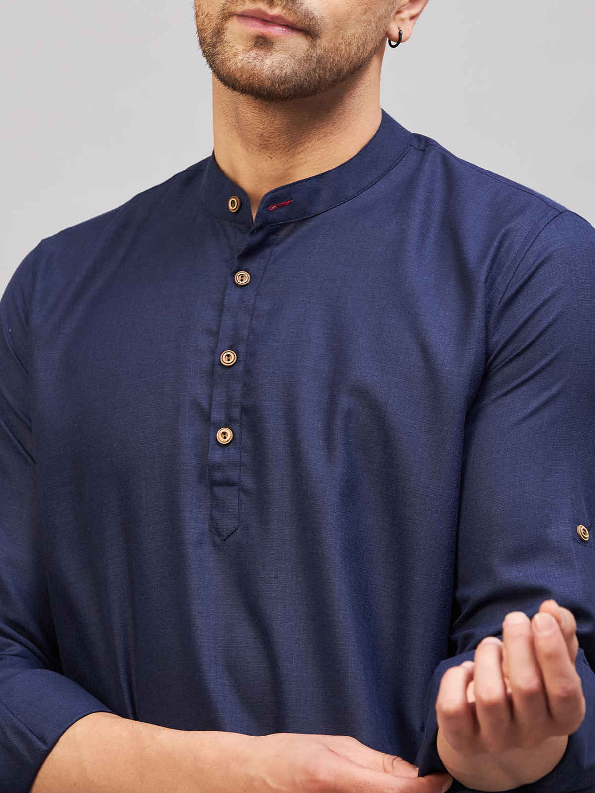 Vastramay Mens's Blue Cotton Blend Short Kurta | XL