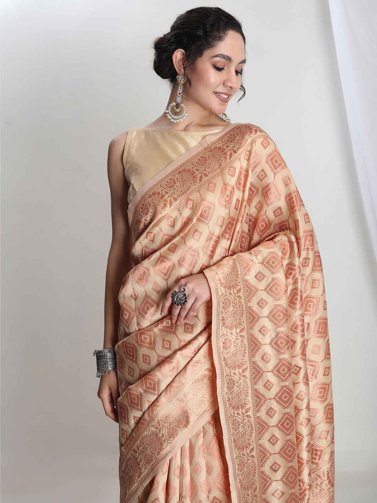 Janasya Women's Silk Blend Geometric Woven Design Jacquard Saree with Blouse Piece | SAR673 | Beige