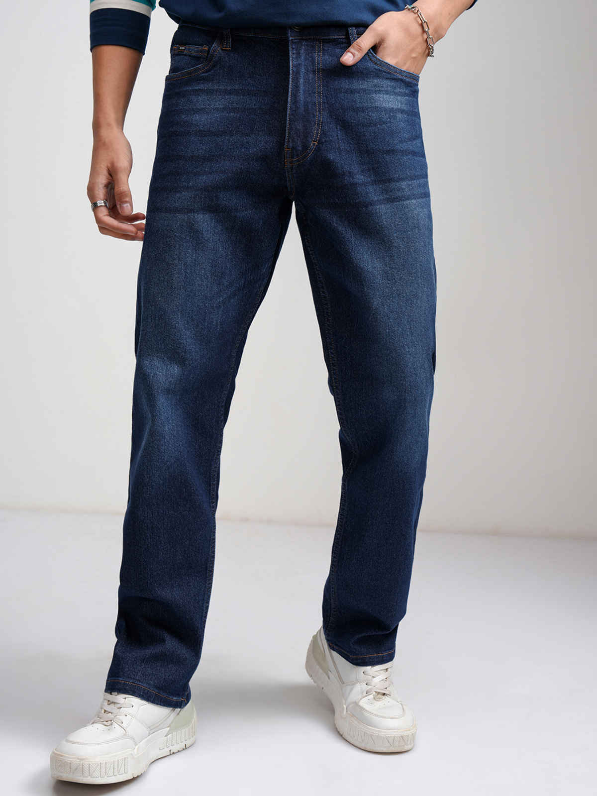 HIGHLANDER Men's Straight Fit Mid-Rise Light Fade Cotton Stretchable Jeans | Indigo | 32 in