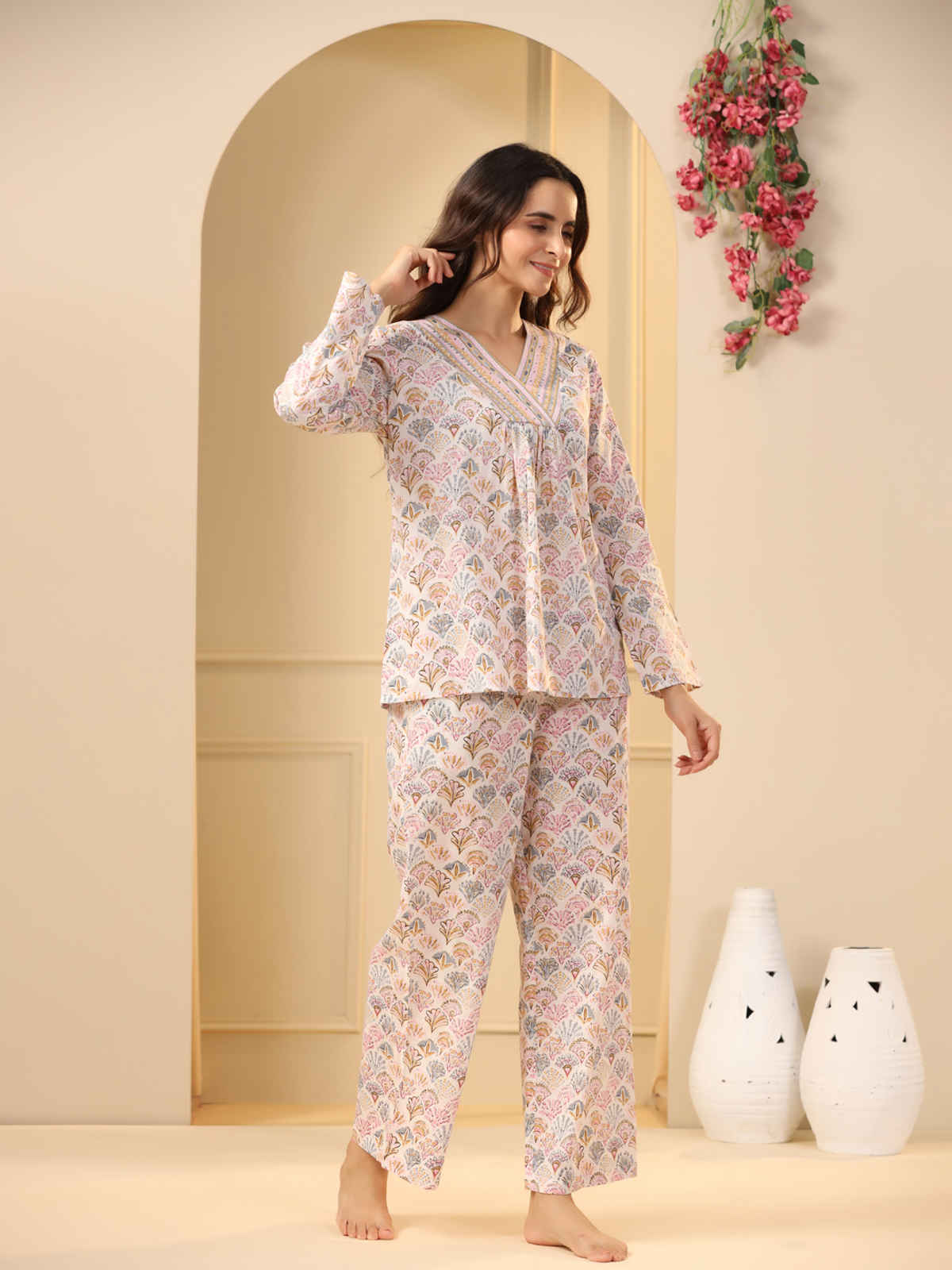 Sanskrutihomes Off White And Pink Ethnic Motifs Printed Pure Cotton Night Suit | L