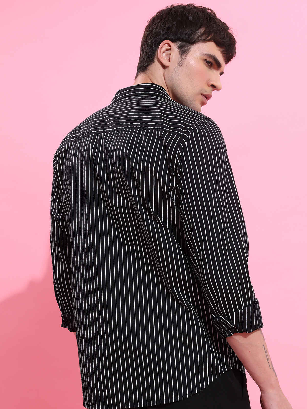 HIGHLANDER Striped Spread Collar Slim Fit Cotton Casual Shirt | Black - S