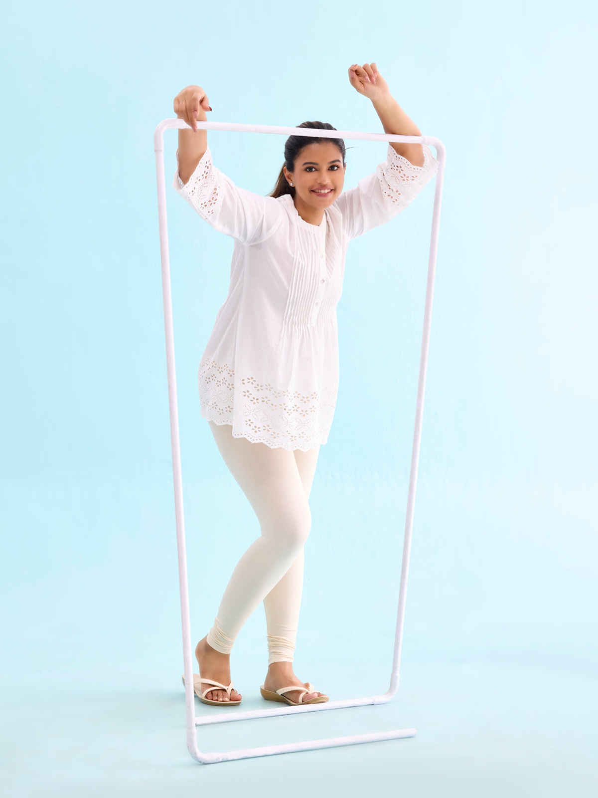 Go Colors Women's Solid Mid Rise Ankle Length Leggings | Ecru - S