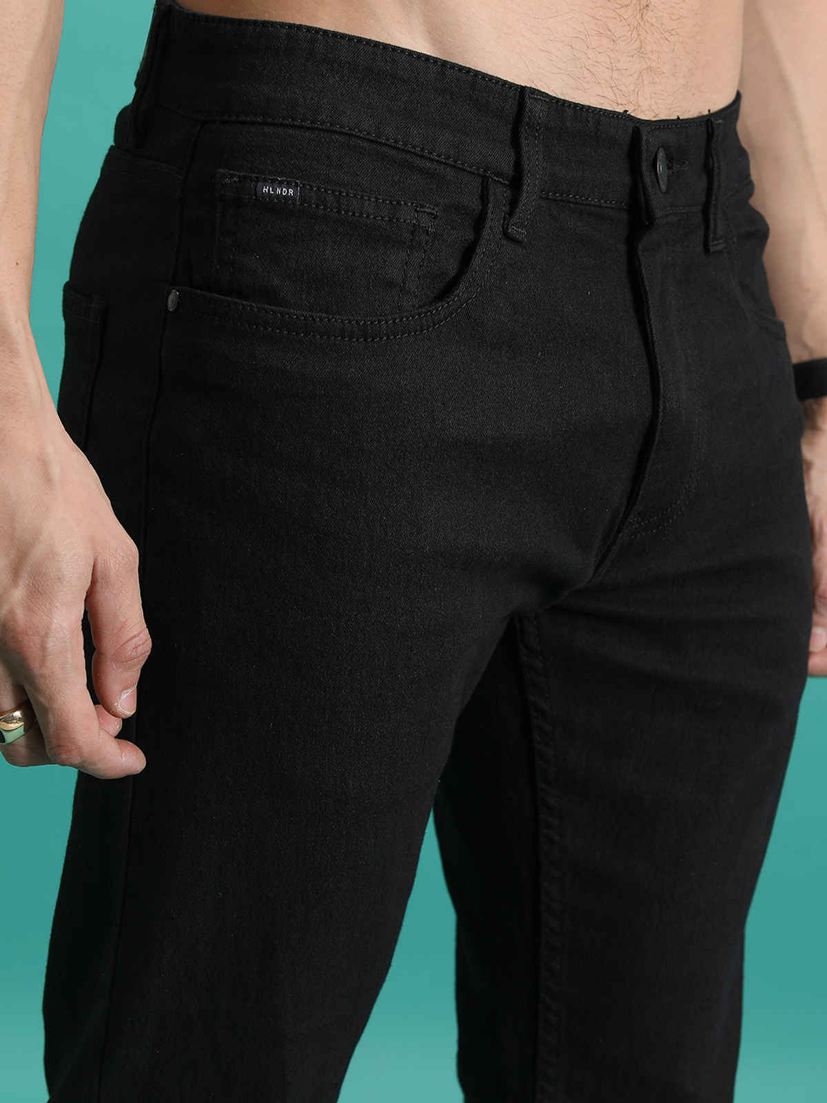 Highlander Men's Tapered Fit Clean Look Stretchable Jeans | Black - 32