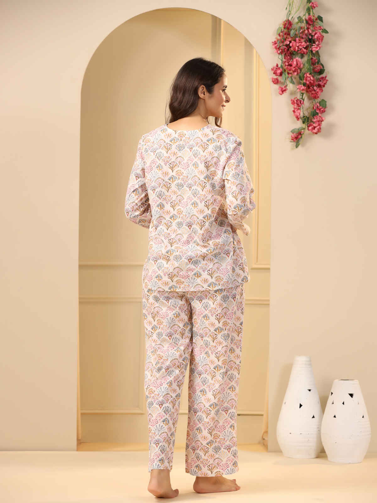 Sanskrutihomes Off White And Pink Ethnic Motifs Printed Pure Cotton Night Suit | L