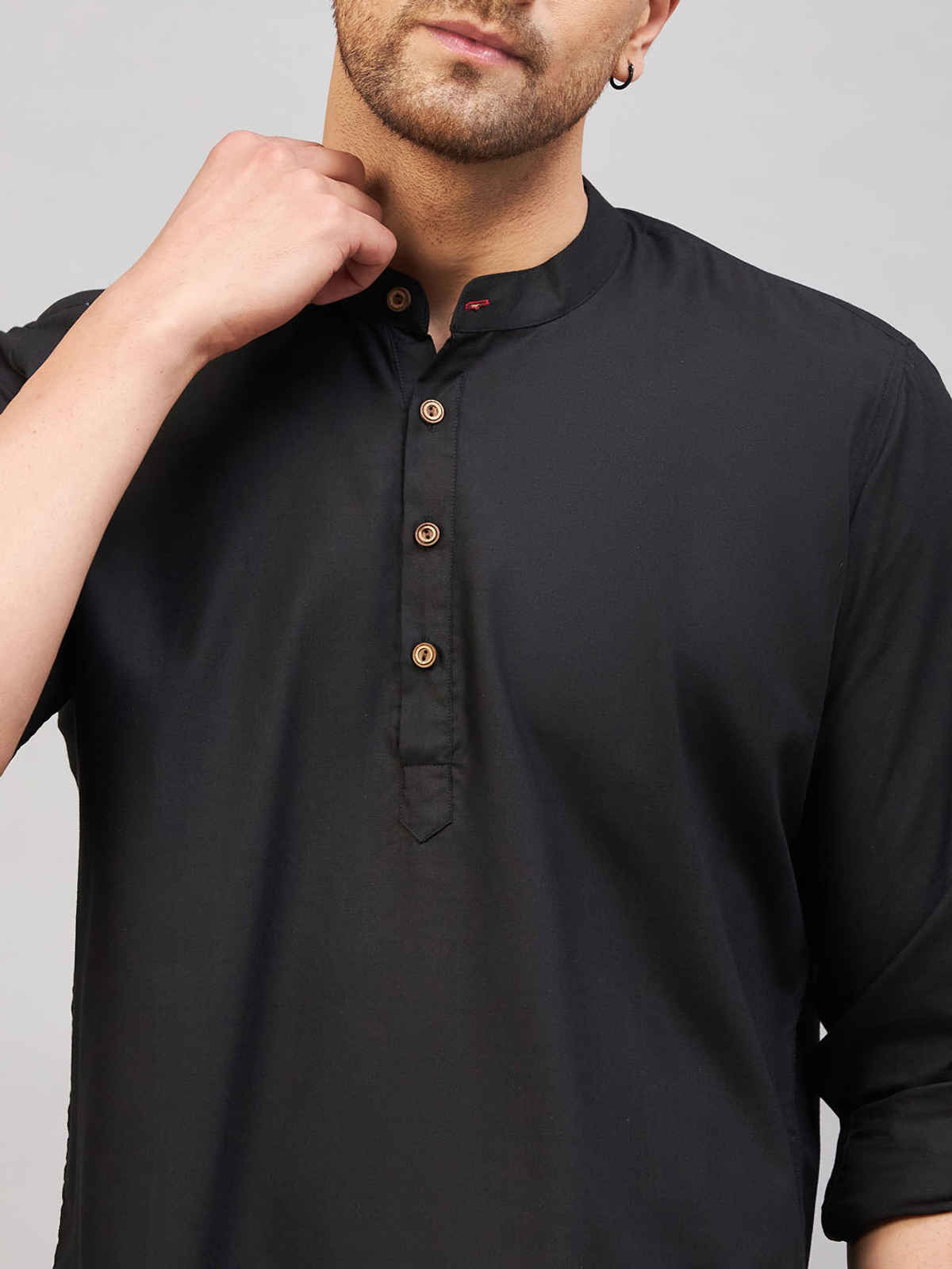 Vastramay Men's Black Cotton Blend Short Kurta | XL