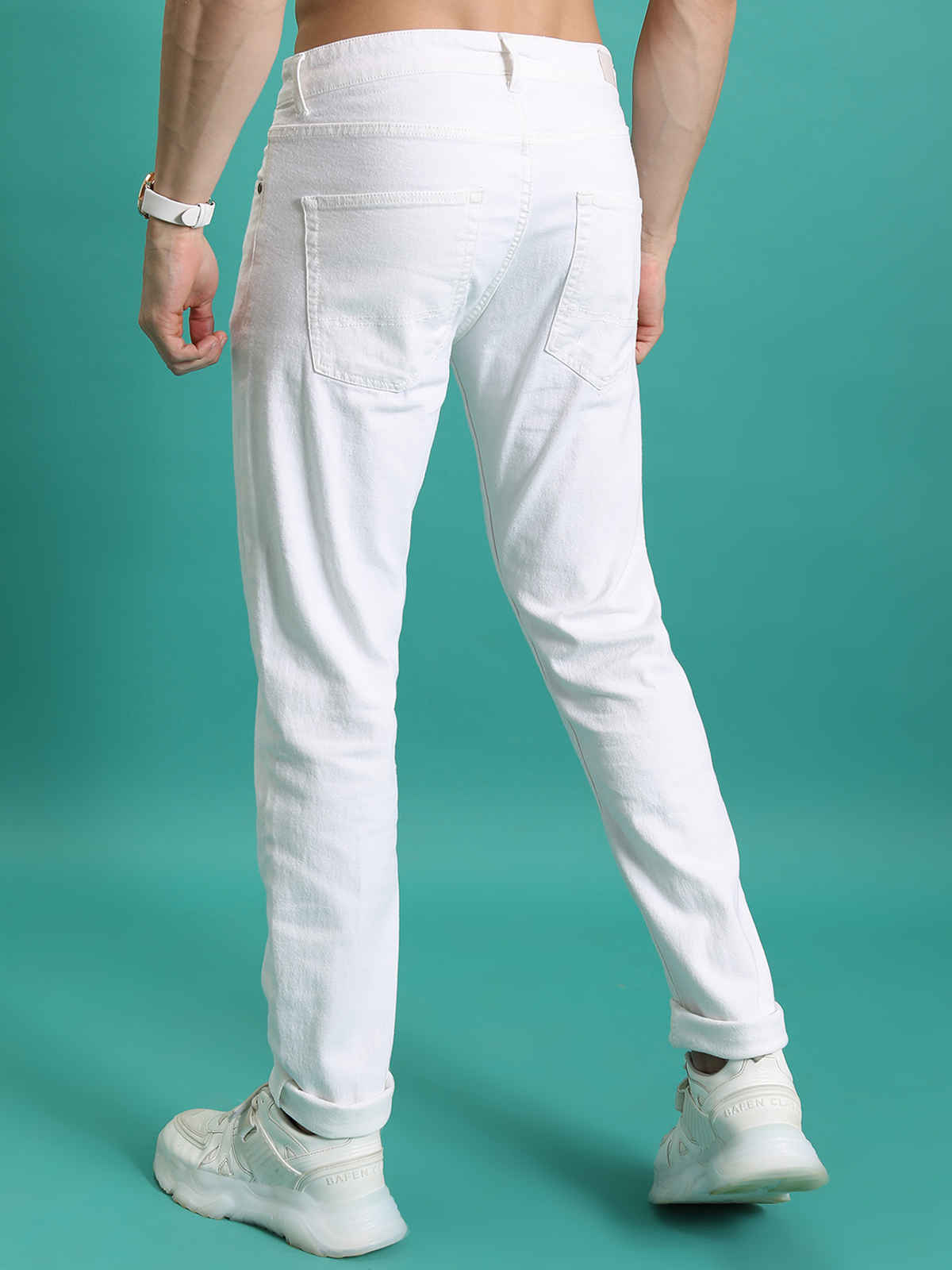 Highlander Men's Tapered Fit Mid-Rise Clean Look Stretchable Jeans | White - 30