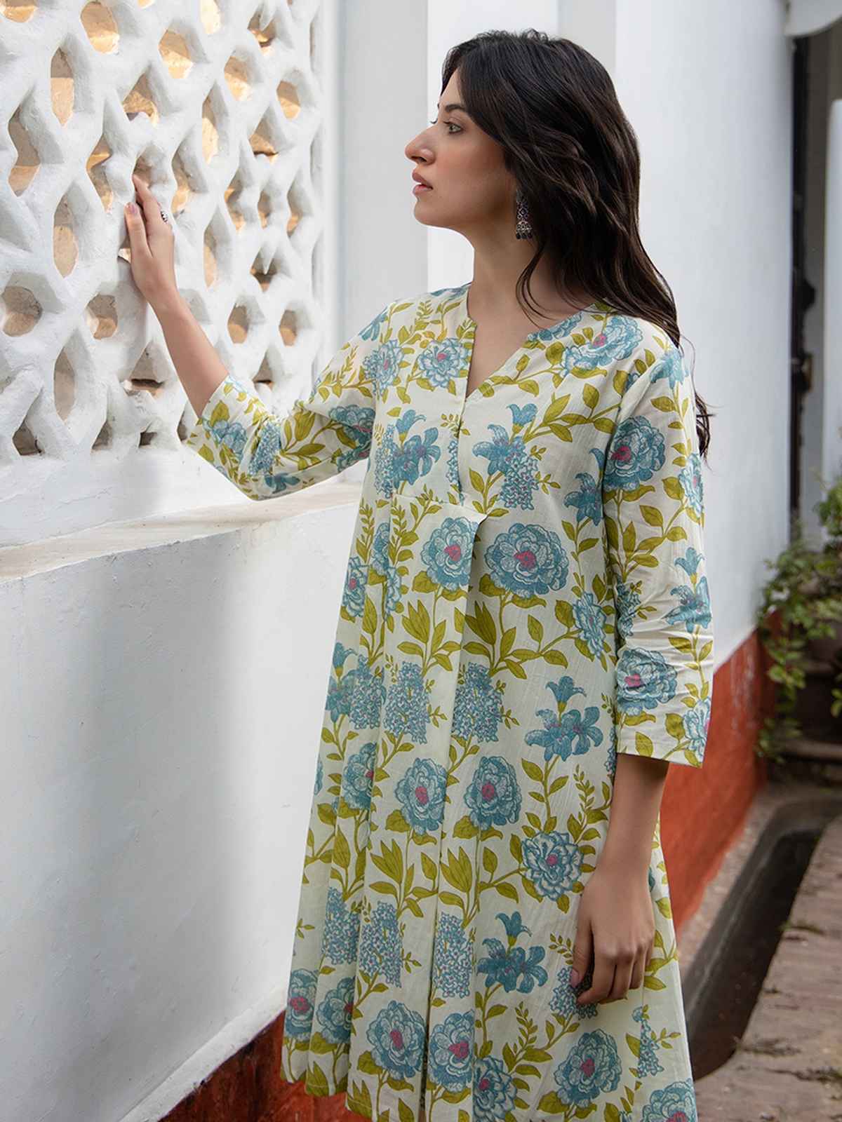 Janasya Women's Off White Pure Cotton Floral Printed Regular Tunic | S