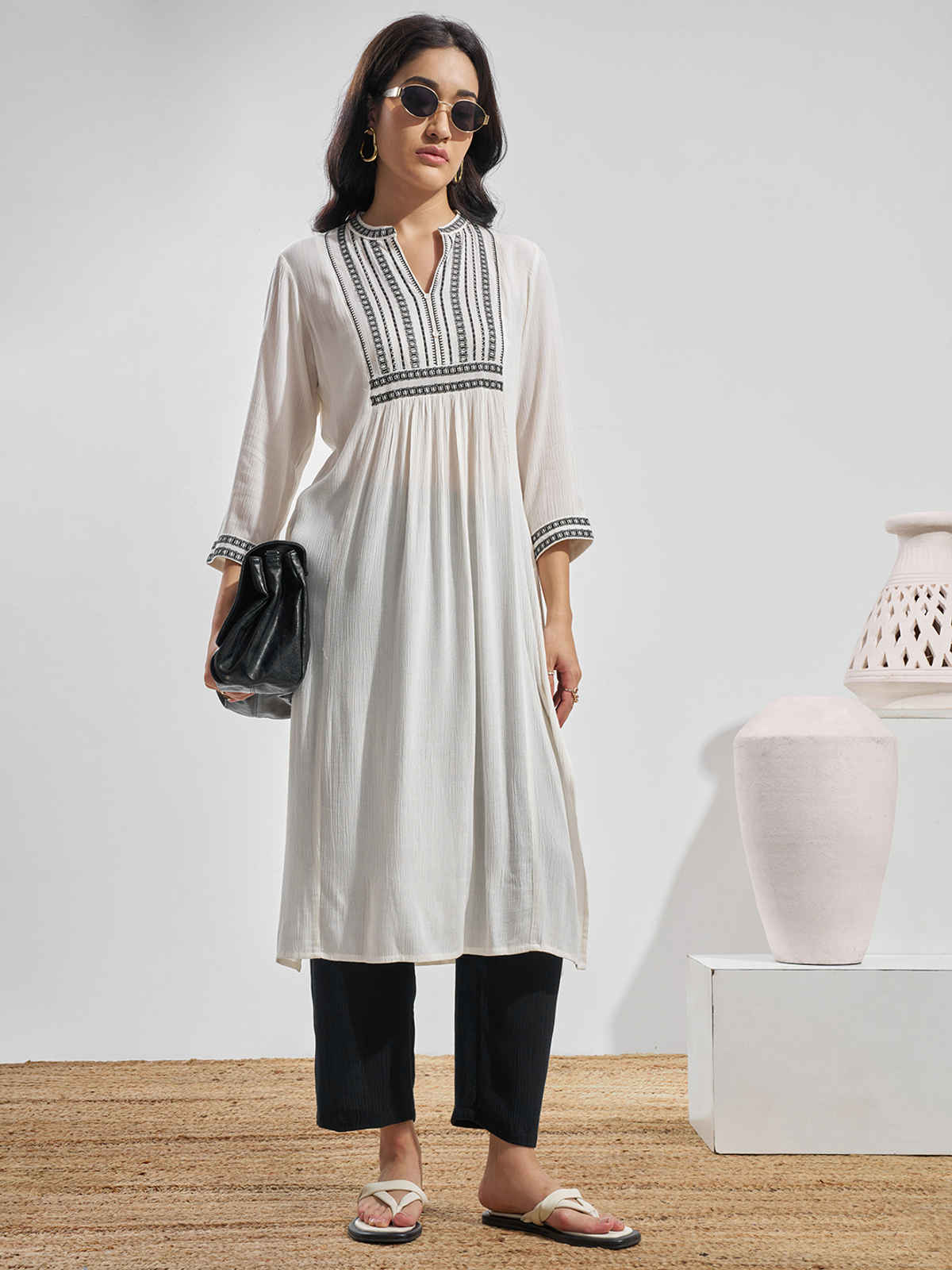 Vishdhd Buy Vara By Vishudh Women's Viscose Gauze Embroiderd V Neck Kurta | Off ...