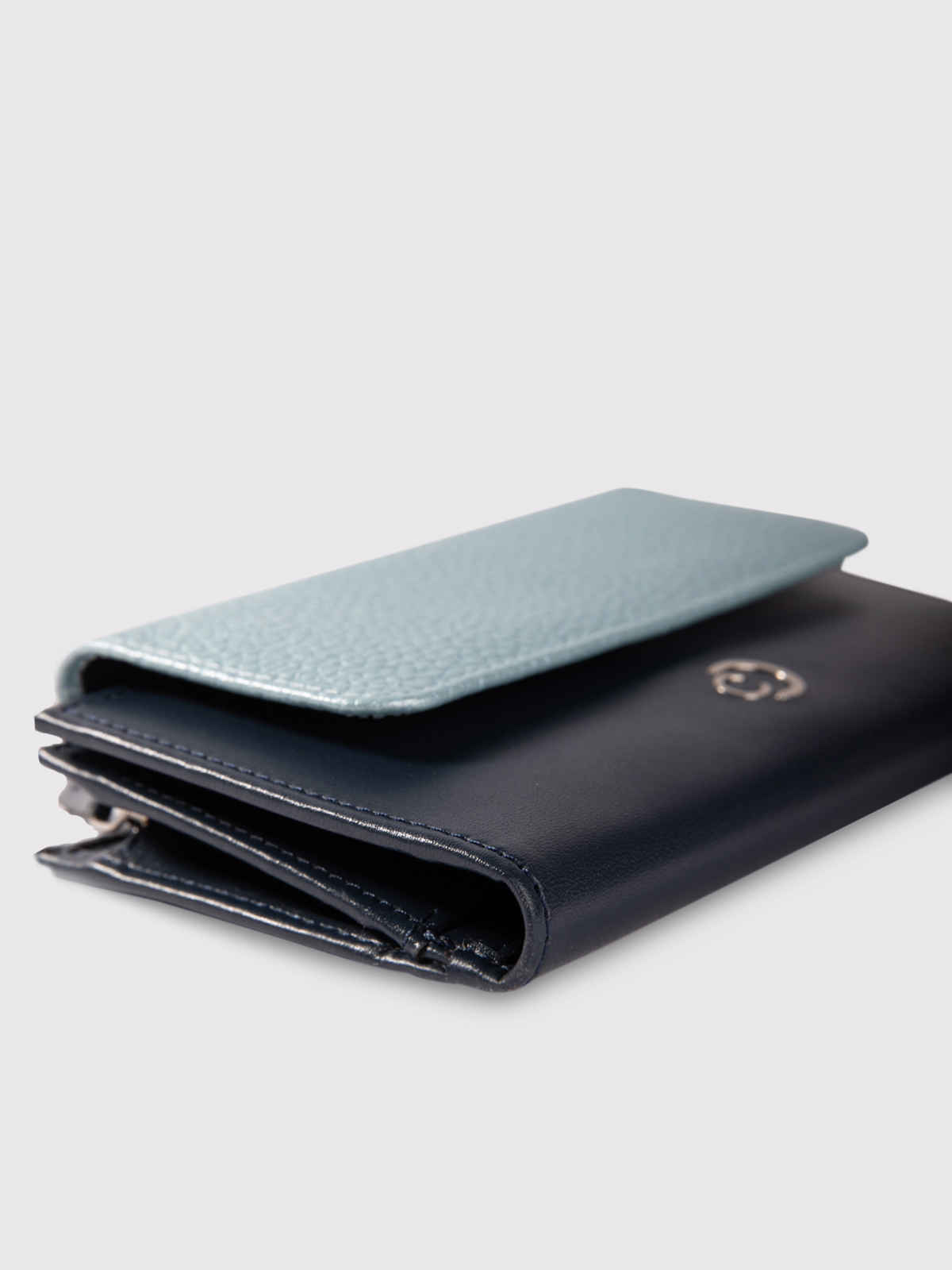 Caprese Women's Amelia Flap Wallet | Black - Medium