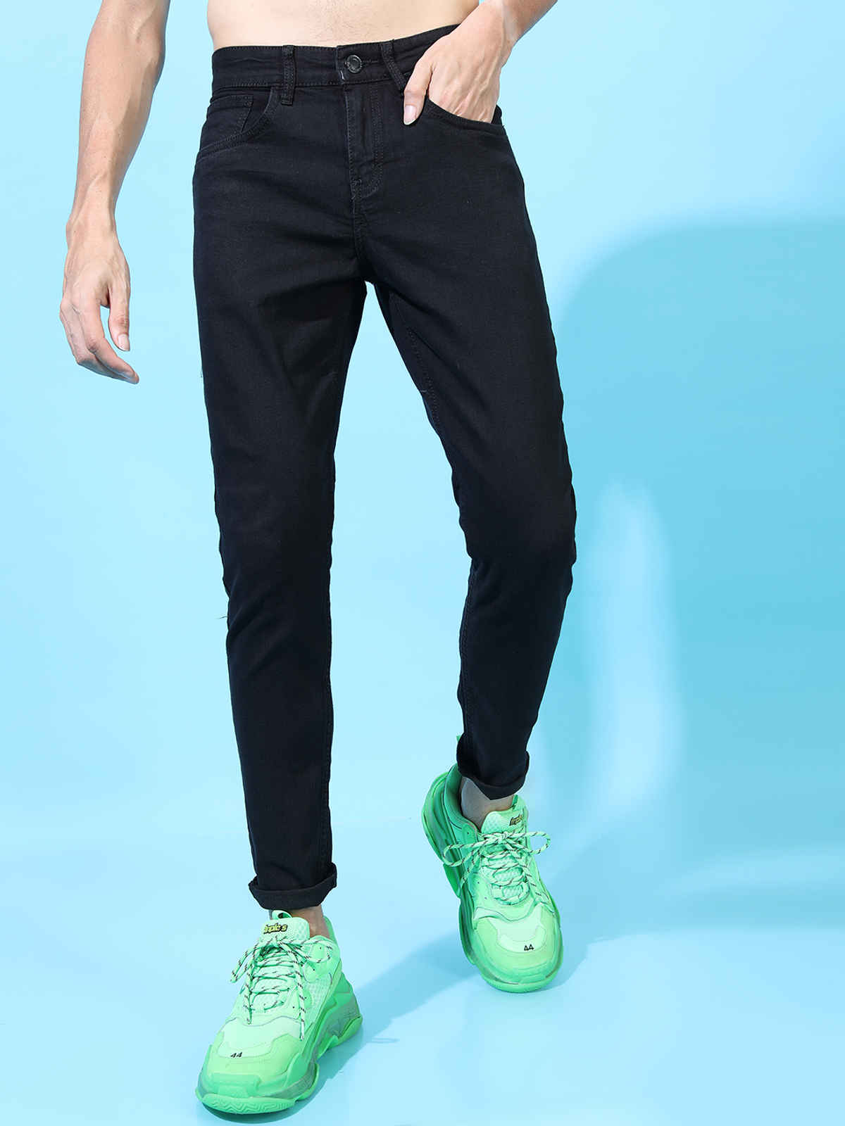 Highlander Men's Tapered Fit Mid-Rise Clean Look Stretchable Jeans | Black - 36