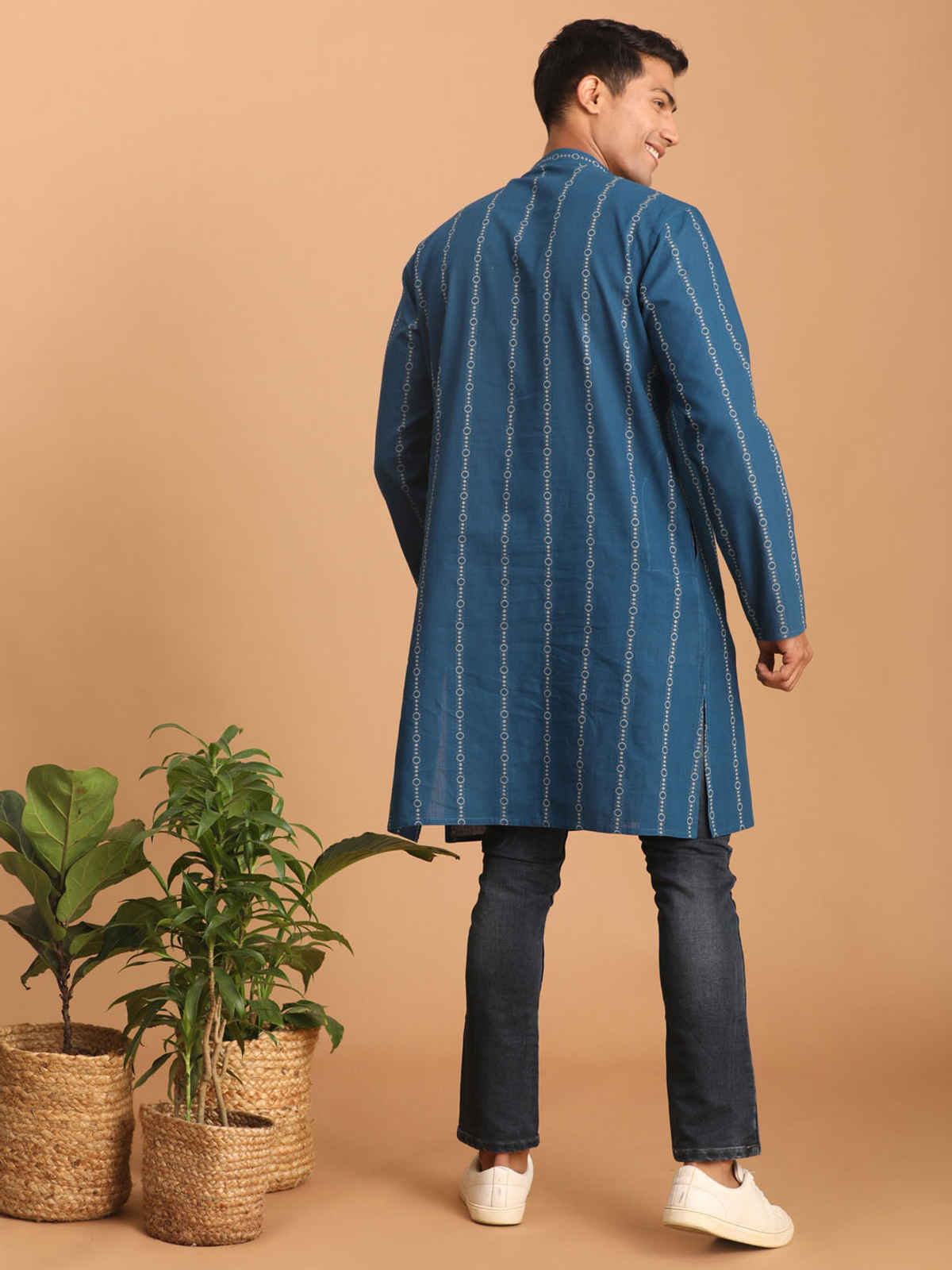 Vastramay Men's Indigo Blue Cotton Kurta | S