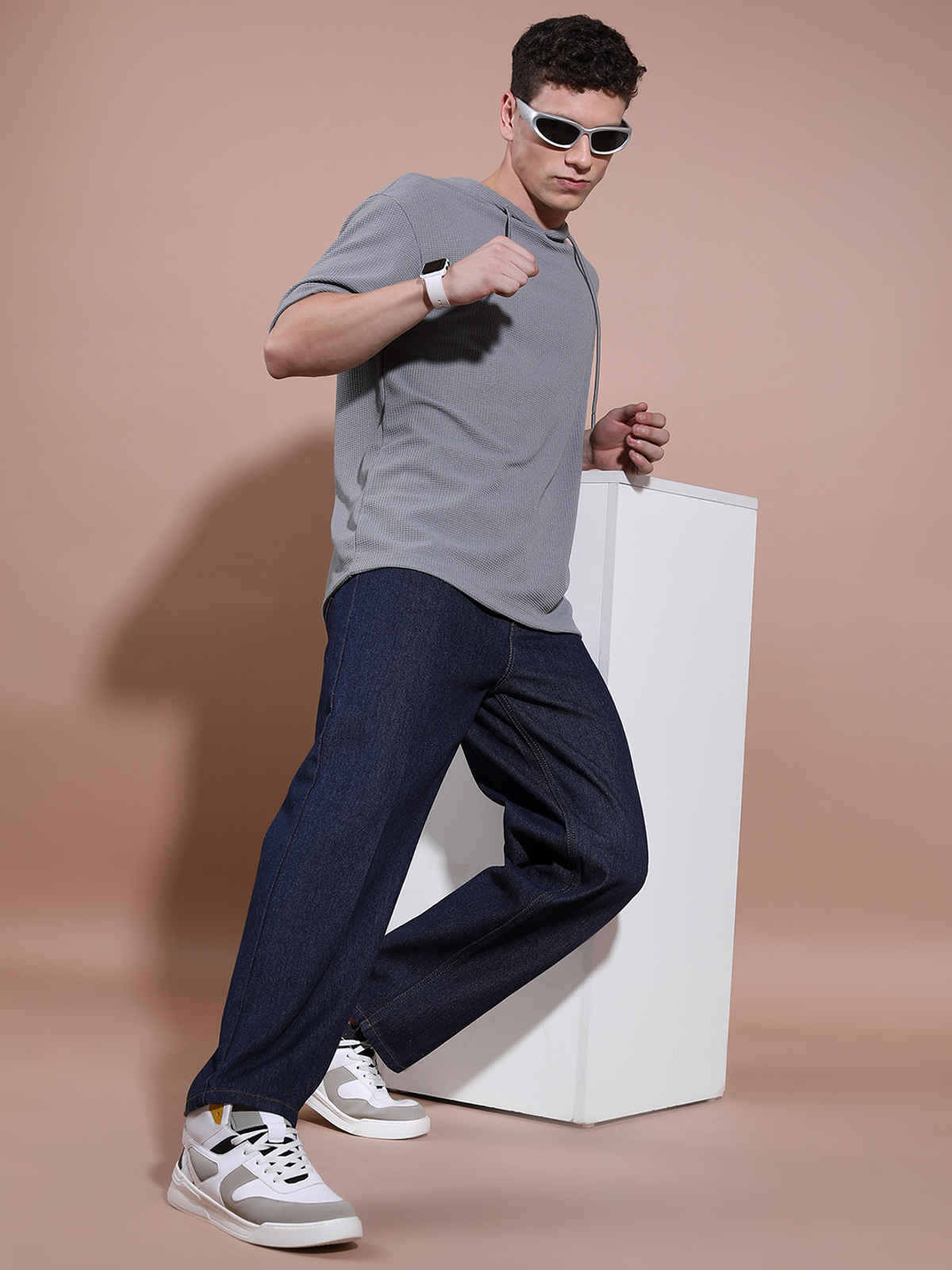 HIGHLANDER Men's Clean Look Mid-Rise Relaxed Fit Jeans | Blue - 30