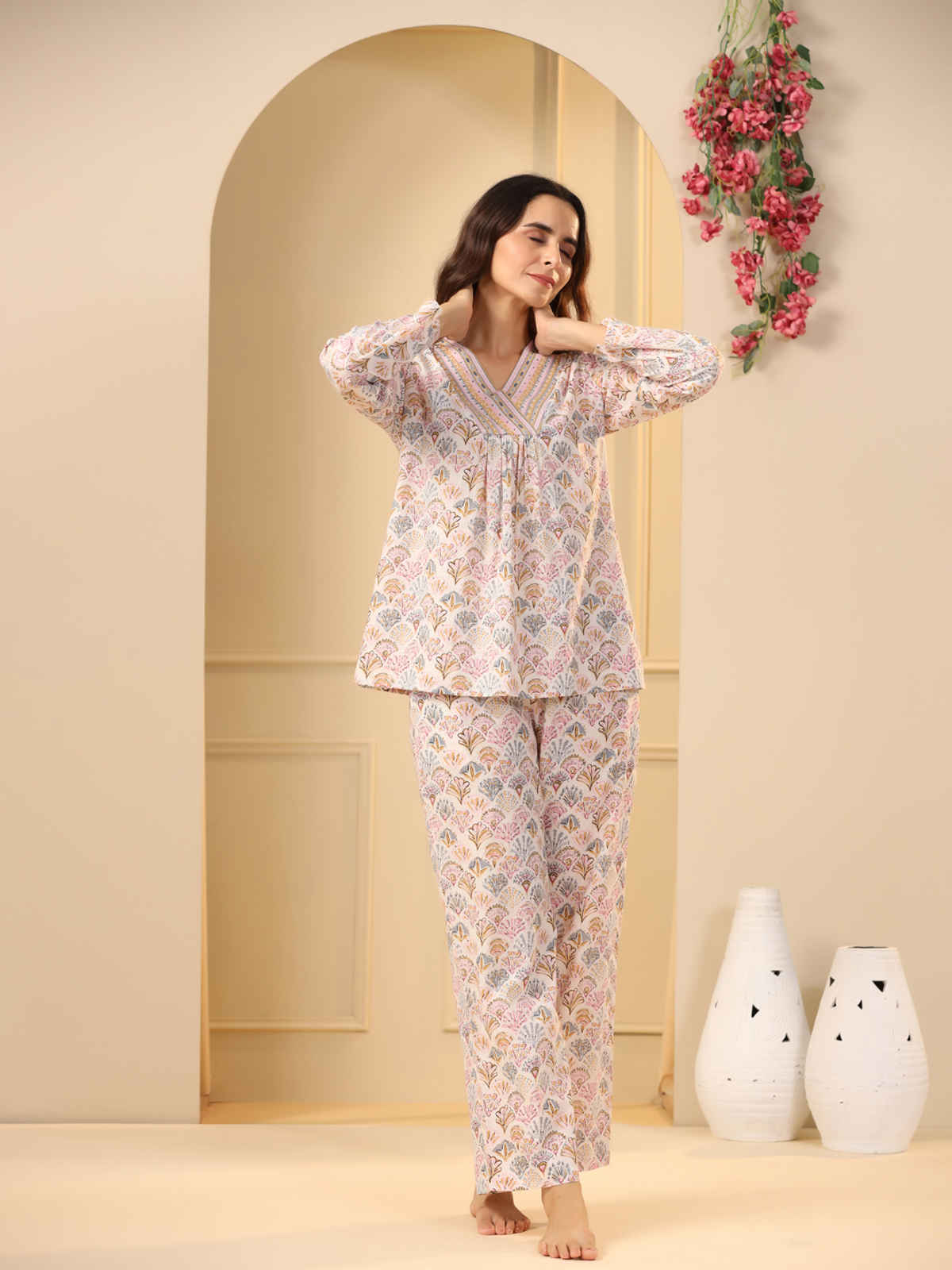Sanskrutihomes Off White And Pink Ethnic Motifs Printed Pure Cotton Night Suit | L