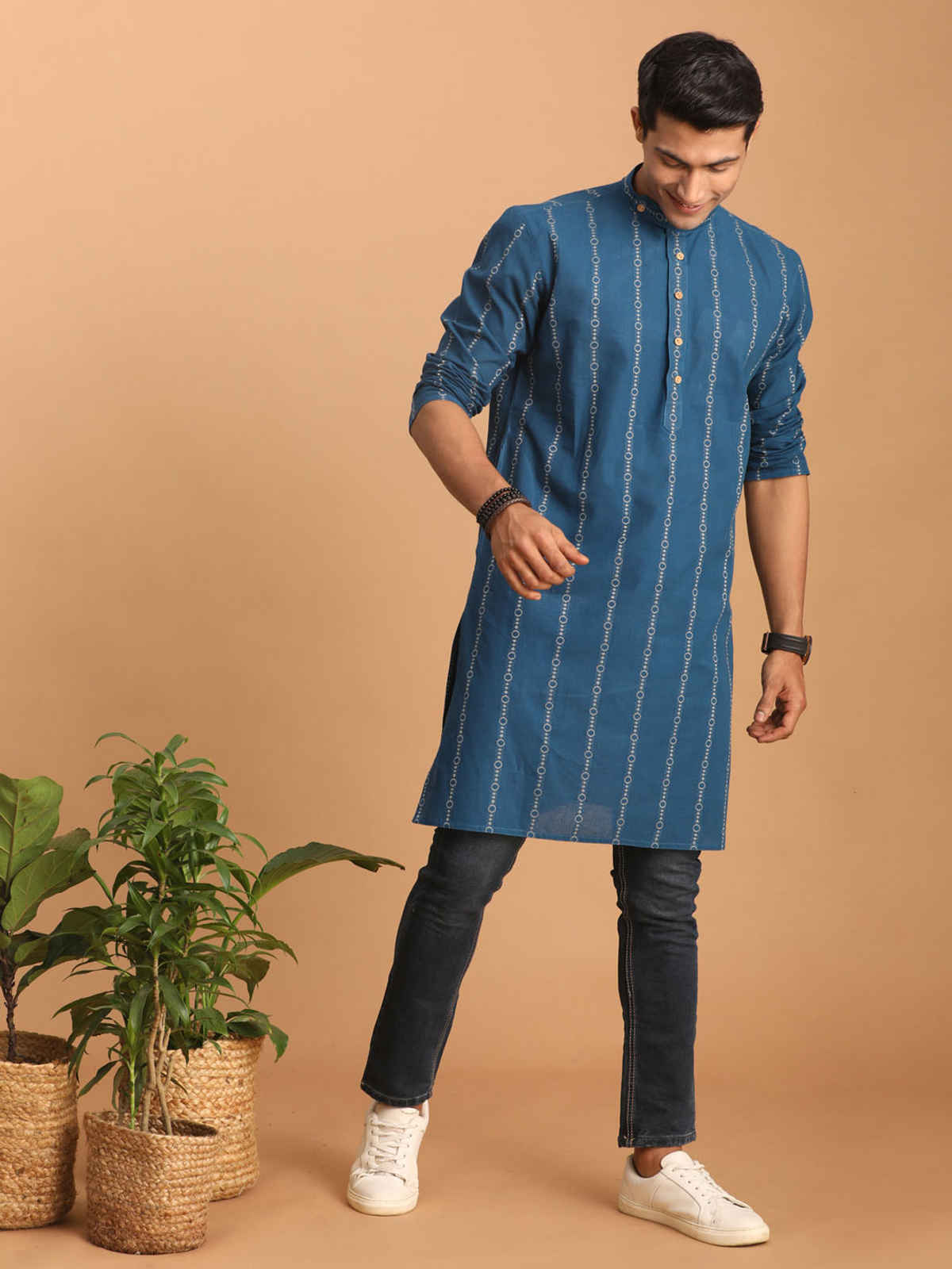 Vastramay Men's Indigo Blue Cotton Kurta | S