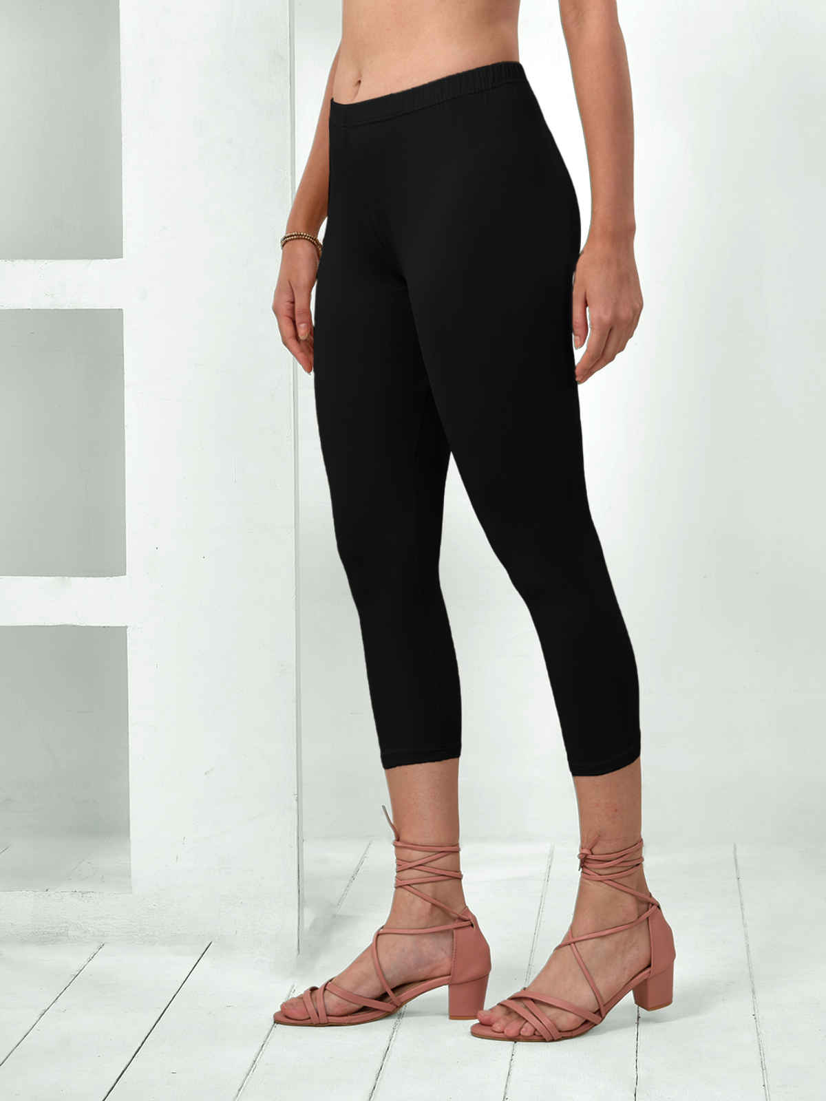 Lyra Women's Capri | Black - Free Size