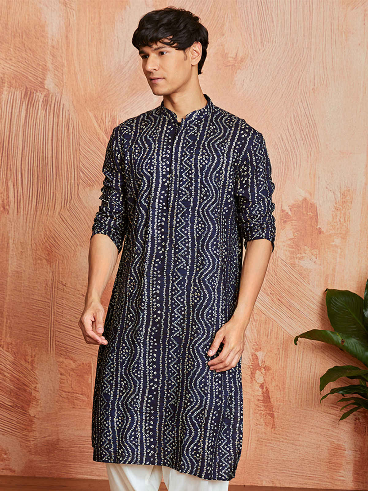 VASTRAMAY Men's Navy Blue Bandhni Rayon Kurta (M)