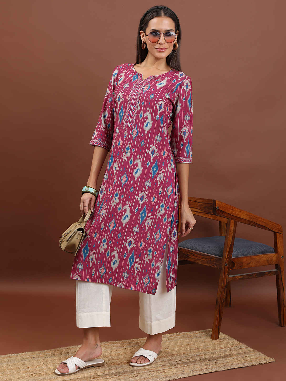 Vishudh Women's Printed Straight Kurta | VNKU014458 | Magenta - M