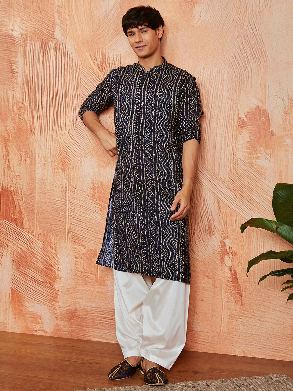 VASTRAMAY Men's Navy Blue Bandhni Rayon Kurta (M)