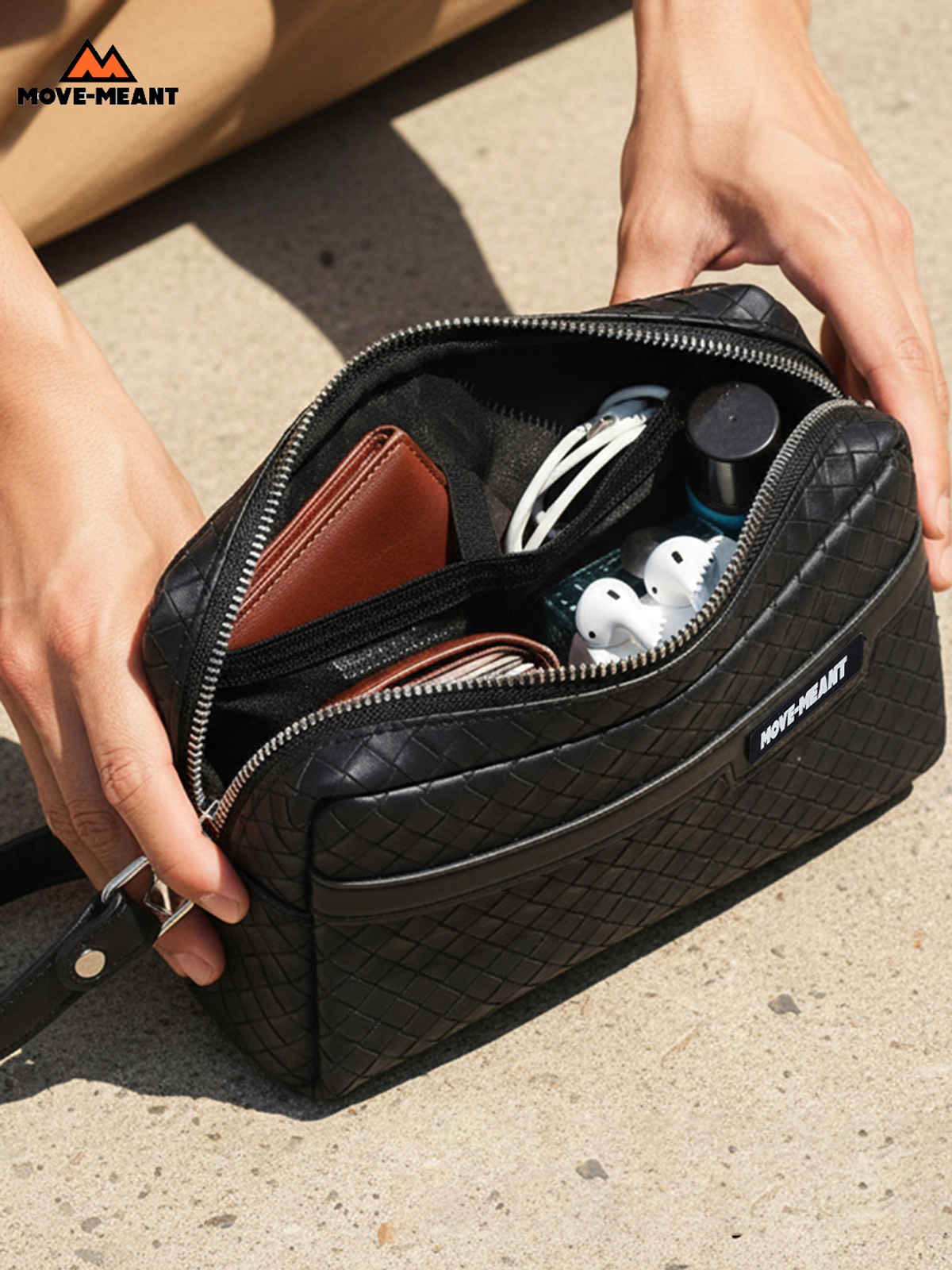 Move-Meant Crown Kit Black Travel Pouch Toiletry Kit With Compartemnts