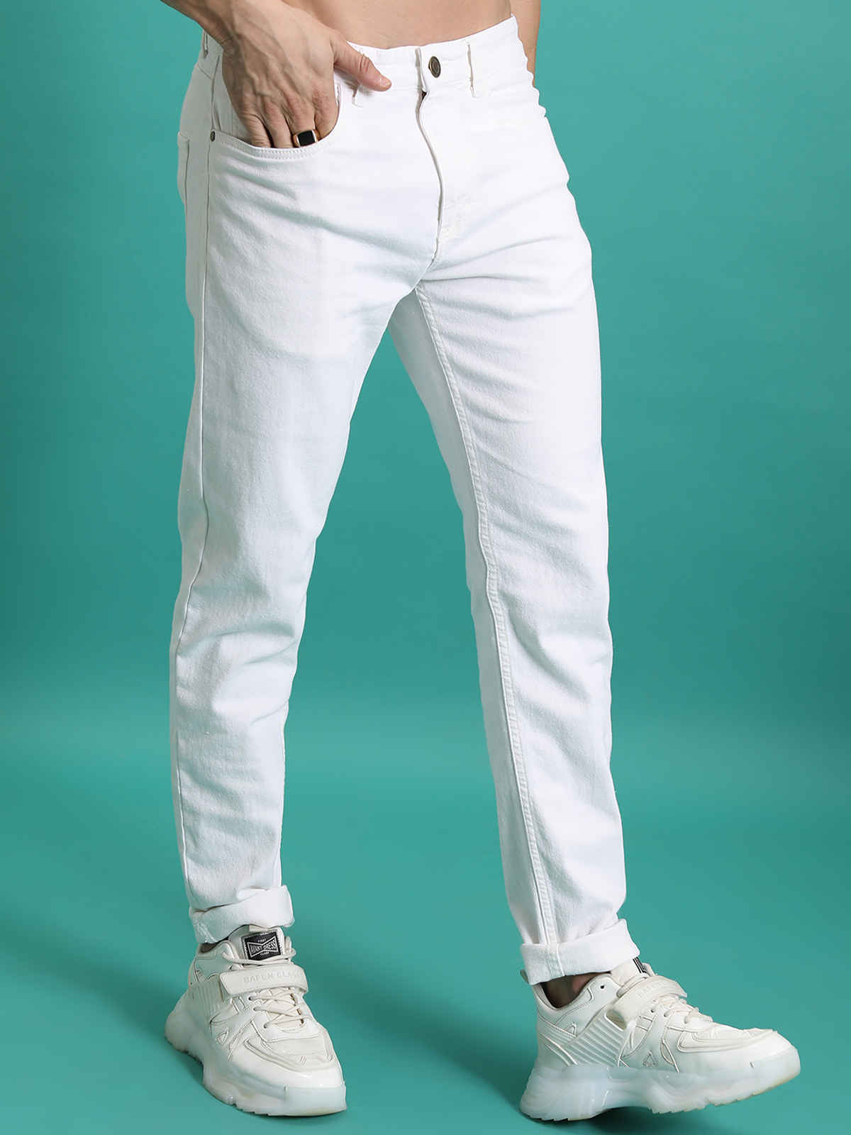 Highlander Men's Tapered Fit Mid-Rise Clean Look Stretchable Jeans | White - 30