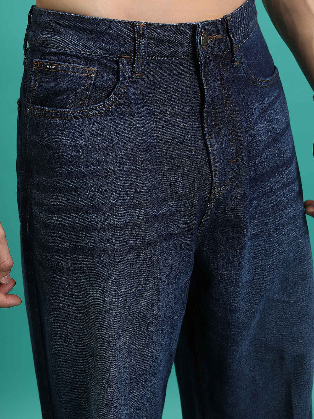 HIGHLANDER Men's Loose Baggy Fit Mid-Rise Light Fade Cotton Jeans | Blue - 30