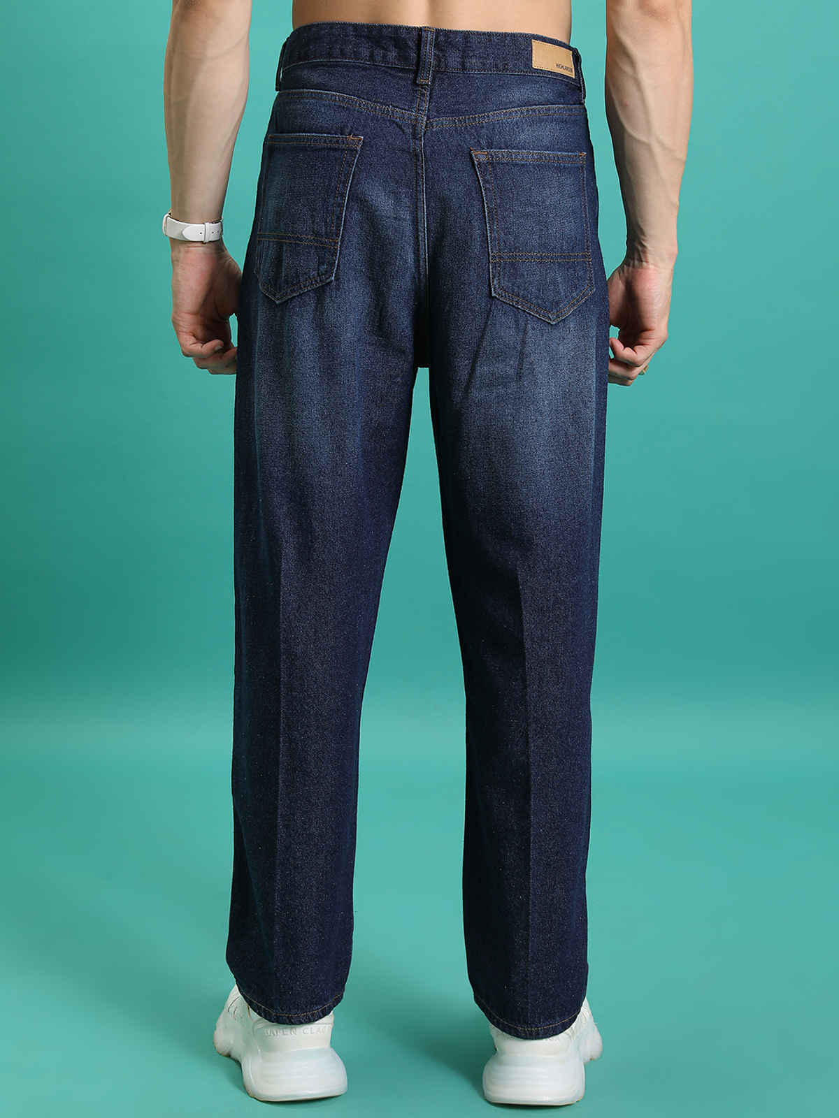 HIGHLANDER Men's Loose Baggy Fit Mid-Rise Light Fade Cotton Jeans | Blue - 30