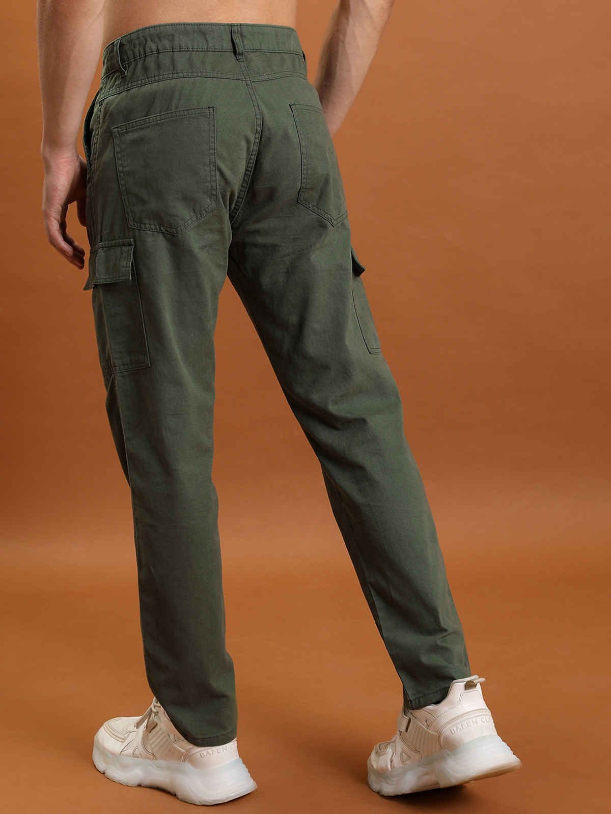 HIGHLANDER Men's Tapered Fit Cargo Trousers | Olive - 30