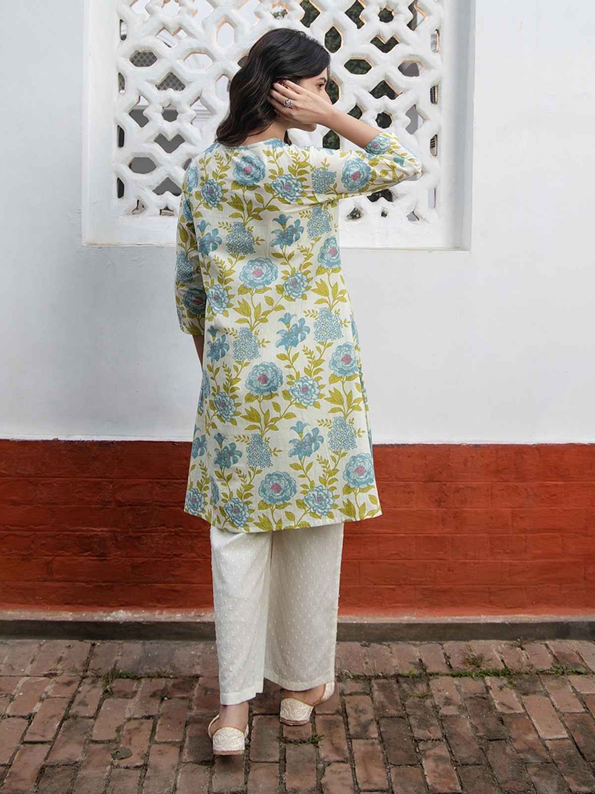 Janasya Women's Off White Pure Cotton Floral Printed Regular Tunic | S