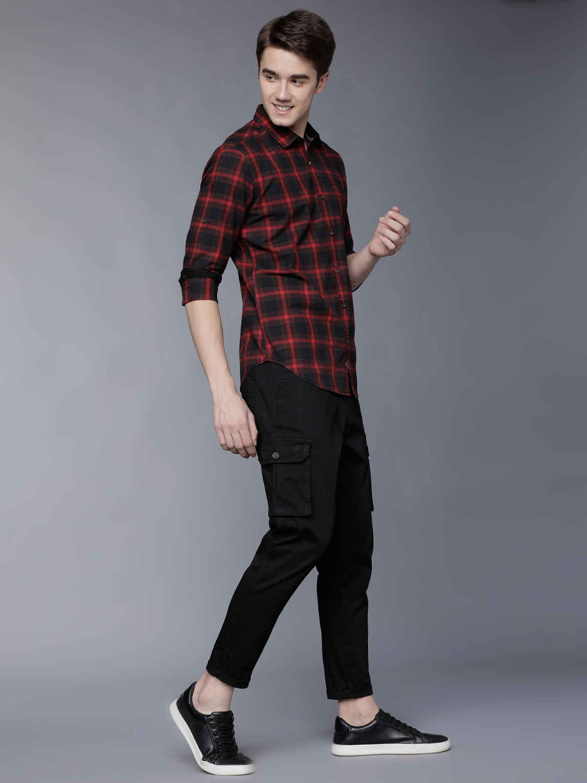 HIGHLANDER Men's Slim Fit Solid Cargos | Black - 34