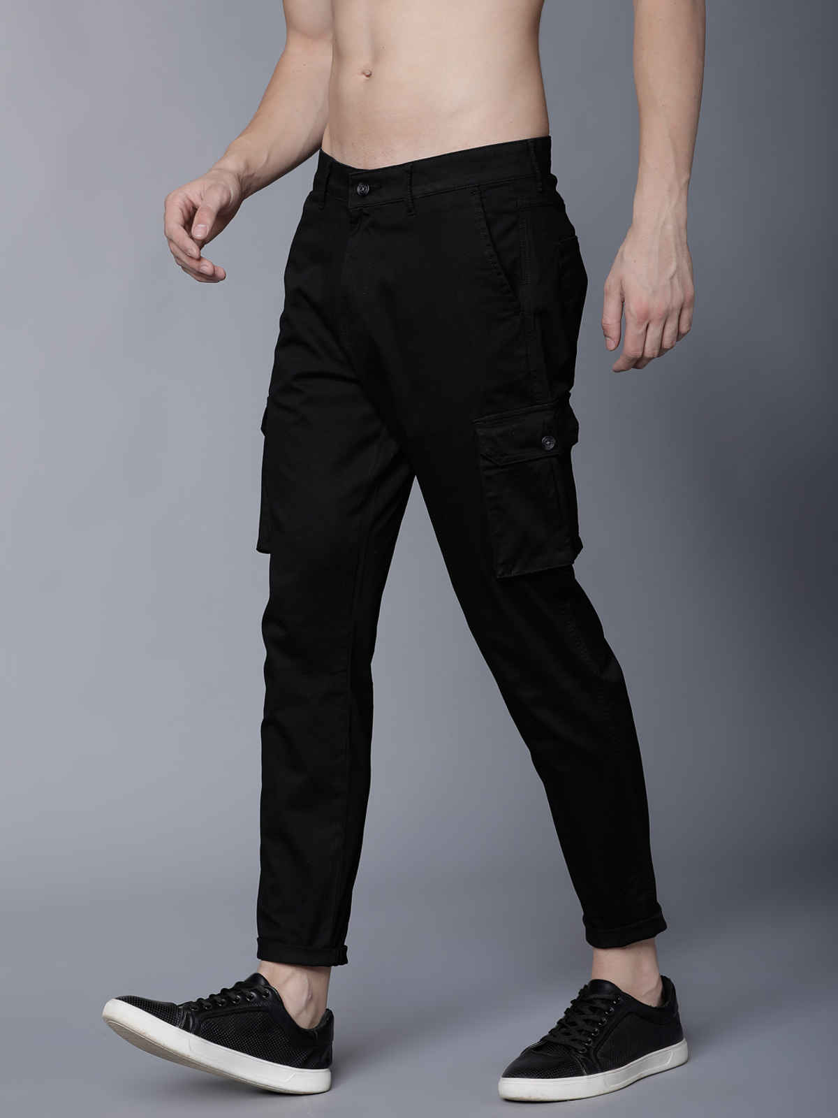 HIGHLANDER Men's Slim Fit Solid Cargos | Black - 34