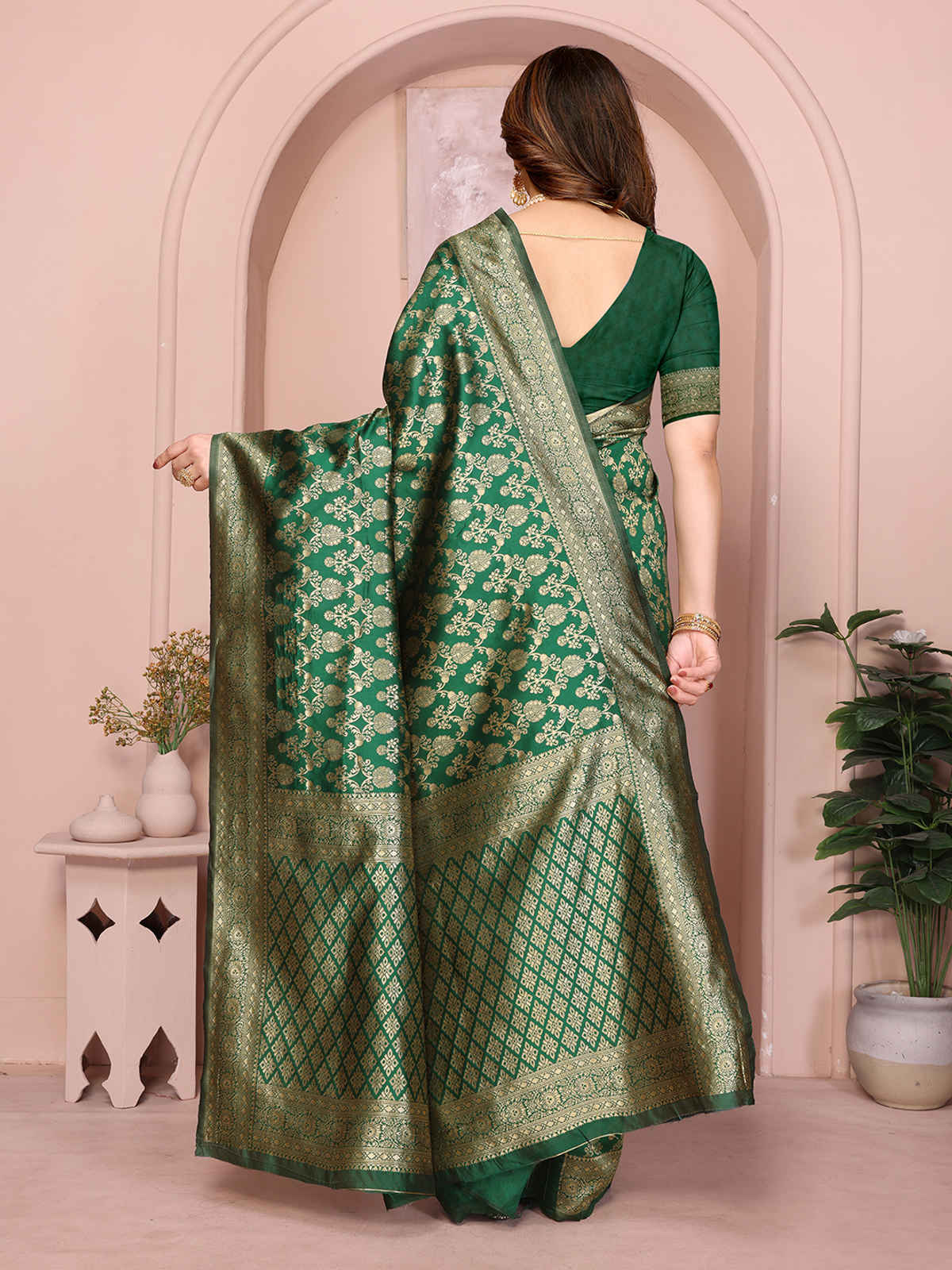 Hema Silk Mills Women Woven Banarasi Silk Blend Saree | Green