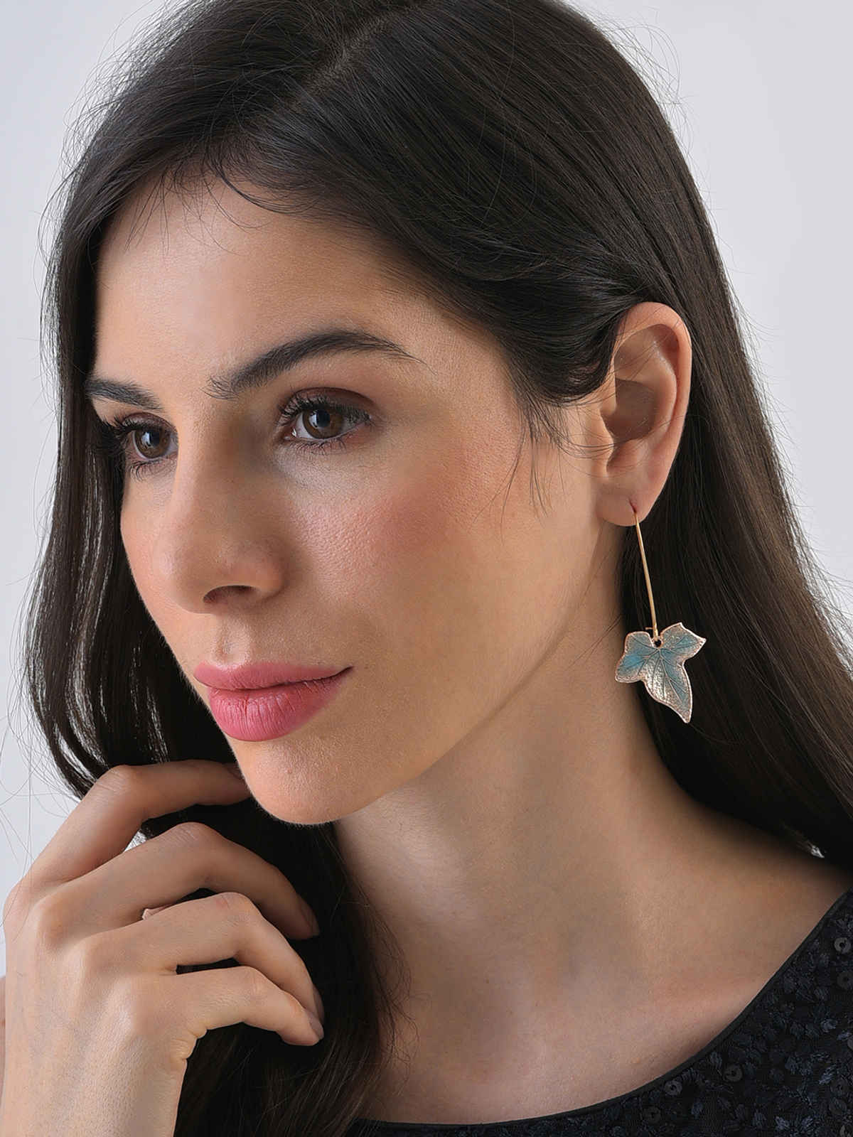 SOHI Women's Multicoloured Contemporary Drop Earrings