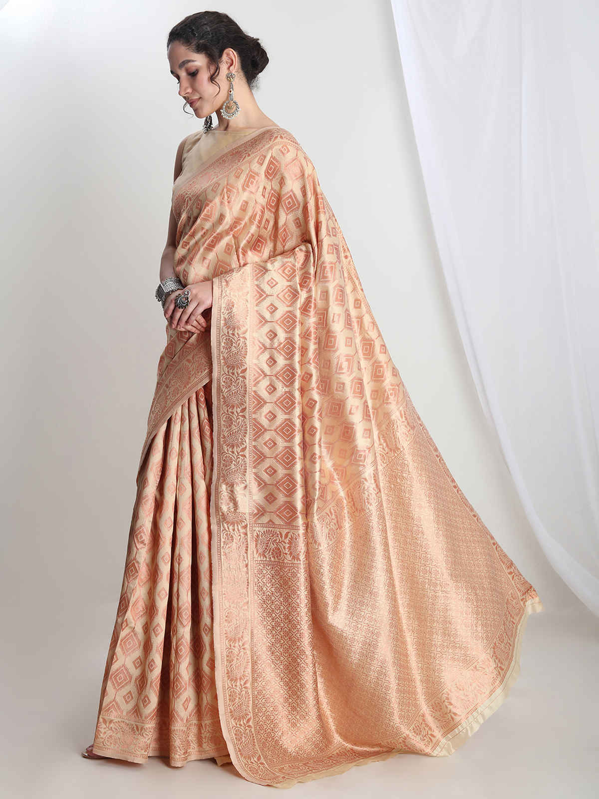 Janasya Women's Silk Blend Geometric Woven Design Jacquard Saree with Blouse Piece | SAR673 | Beige