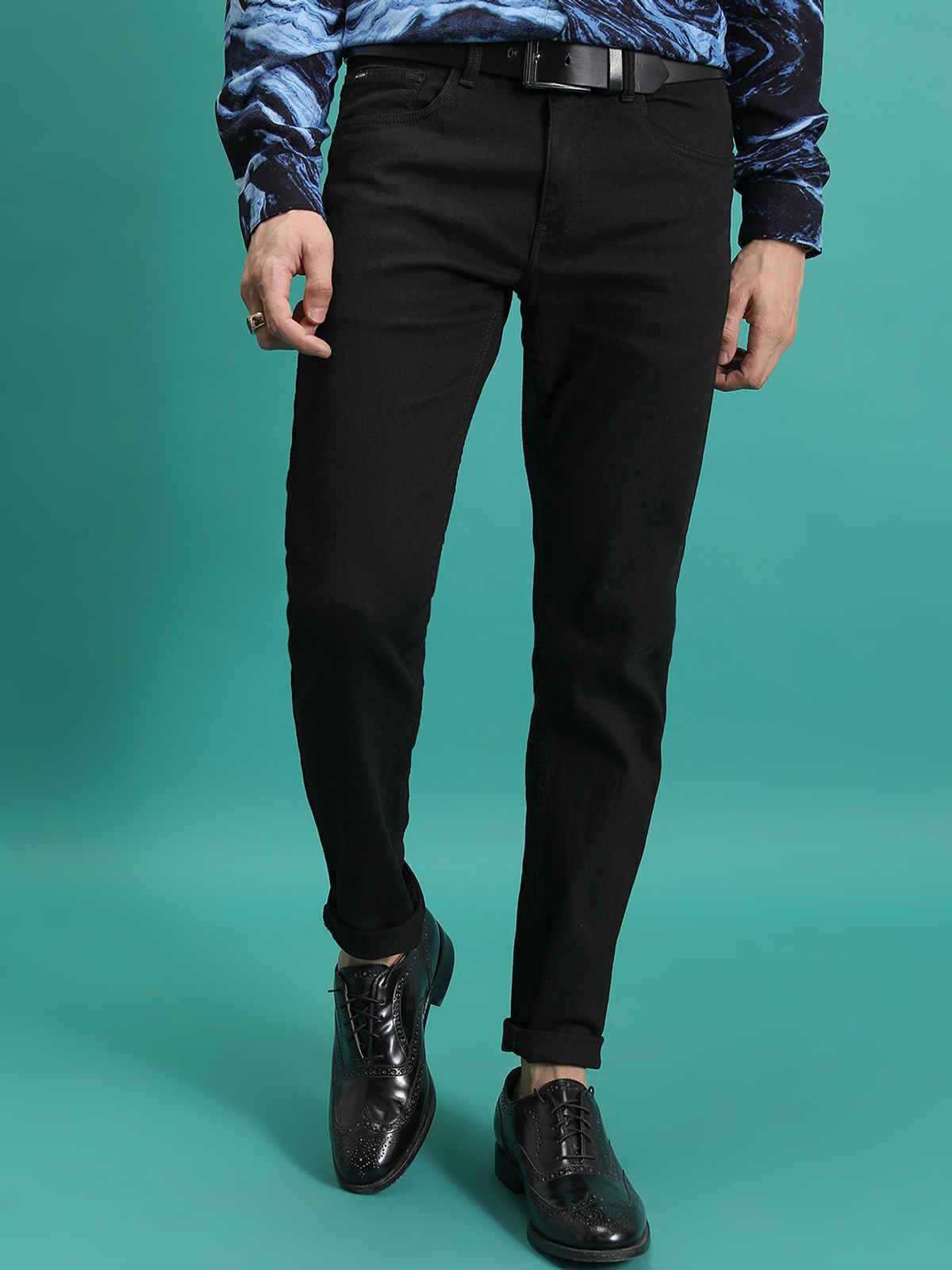 Highlander Men's Tapered Fit Clean Look Stretchable Jeans | Black - 36