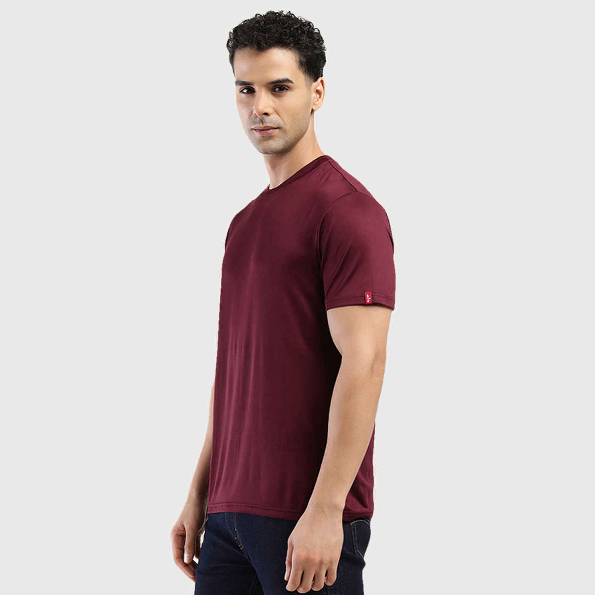 Levi's Men's 100% Polyester Round Neck T-shirt | Wine - M
