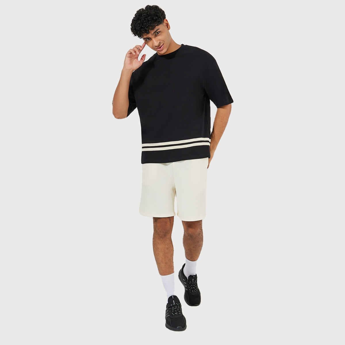 Styli Men's Oversized T-shirt with Back Printed Panel and Striped Hem | Black - XL