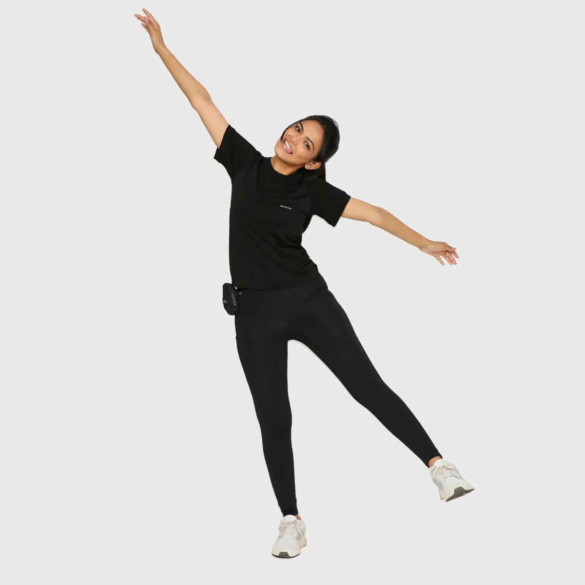 Terractive Women's Seamless Performance Tee | Black/Blue - L