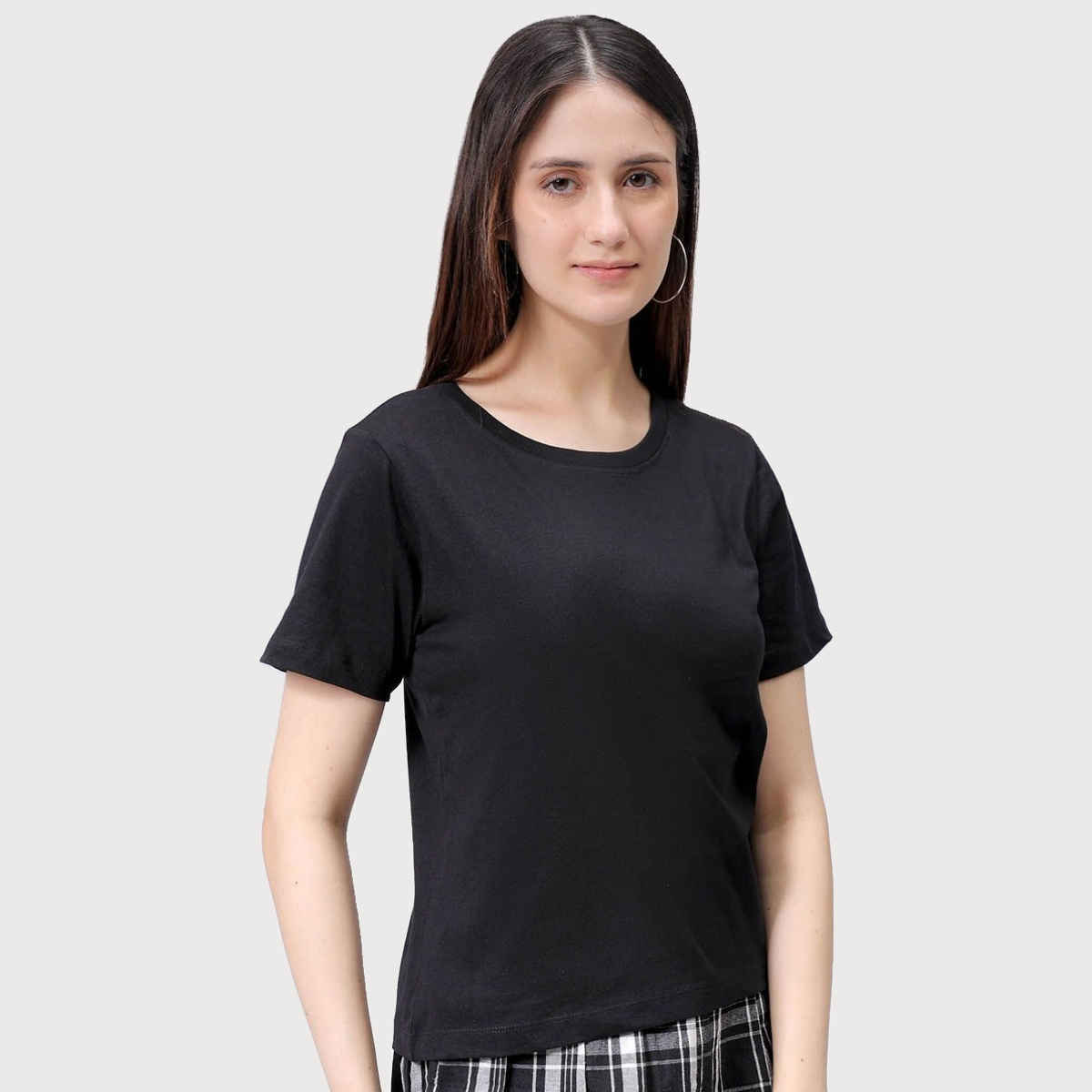 Freehand Women's Casual Regular Solid Crew Neck T-shirt | 0424-Zfhcntee3-03 | Black - XL
