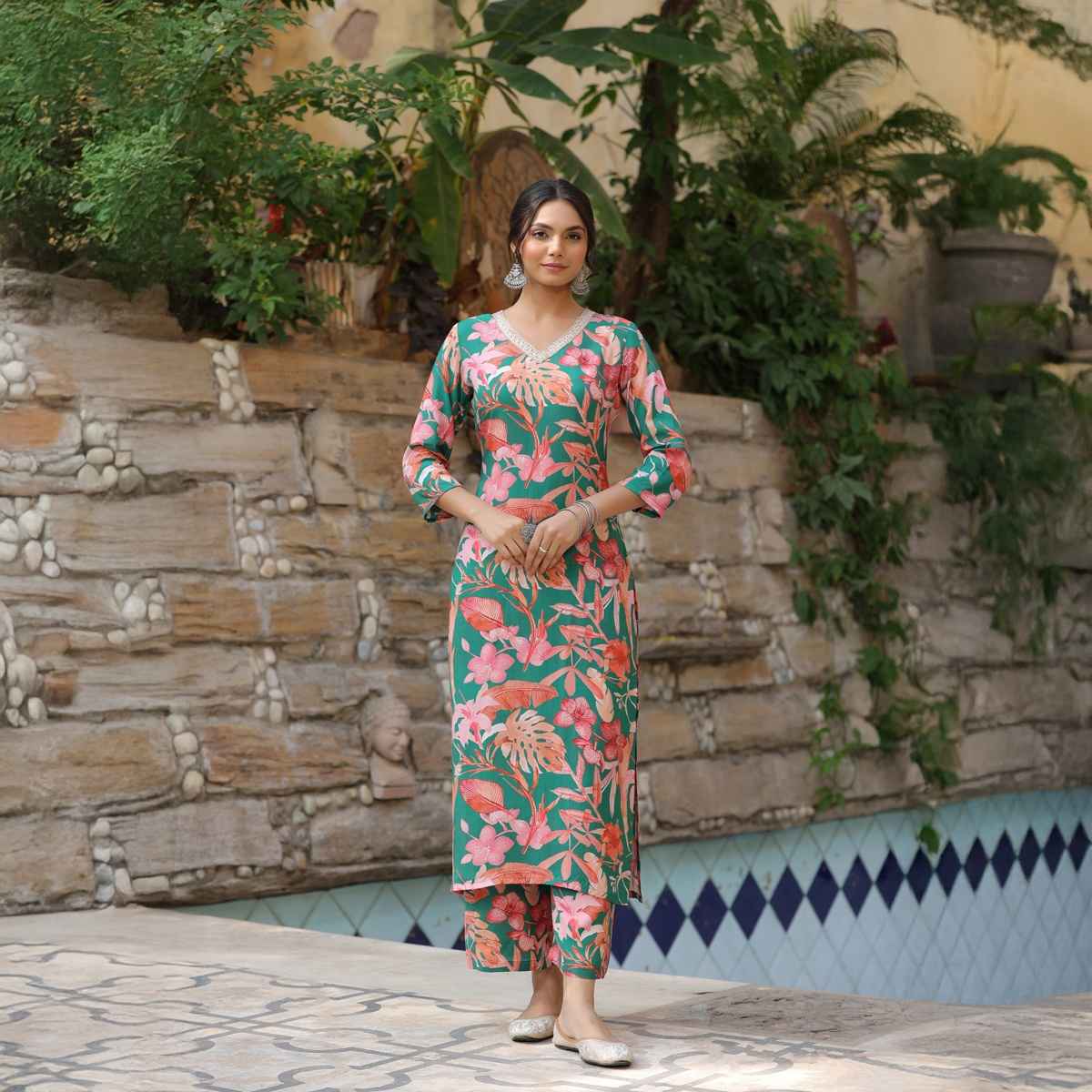 GoSriKi Women's Rayon Blend Straight Printed Kurta with Palazzo | CHINKI | Green - L