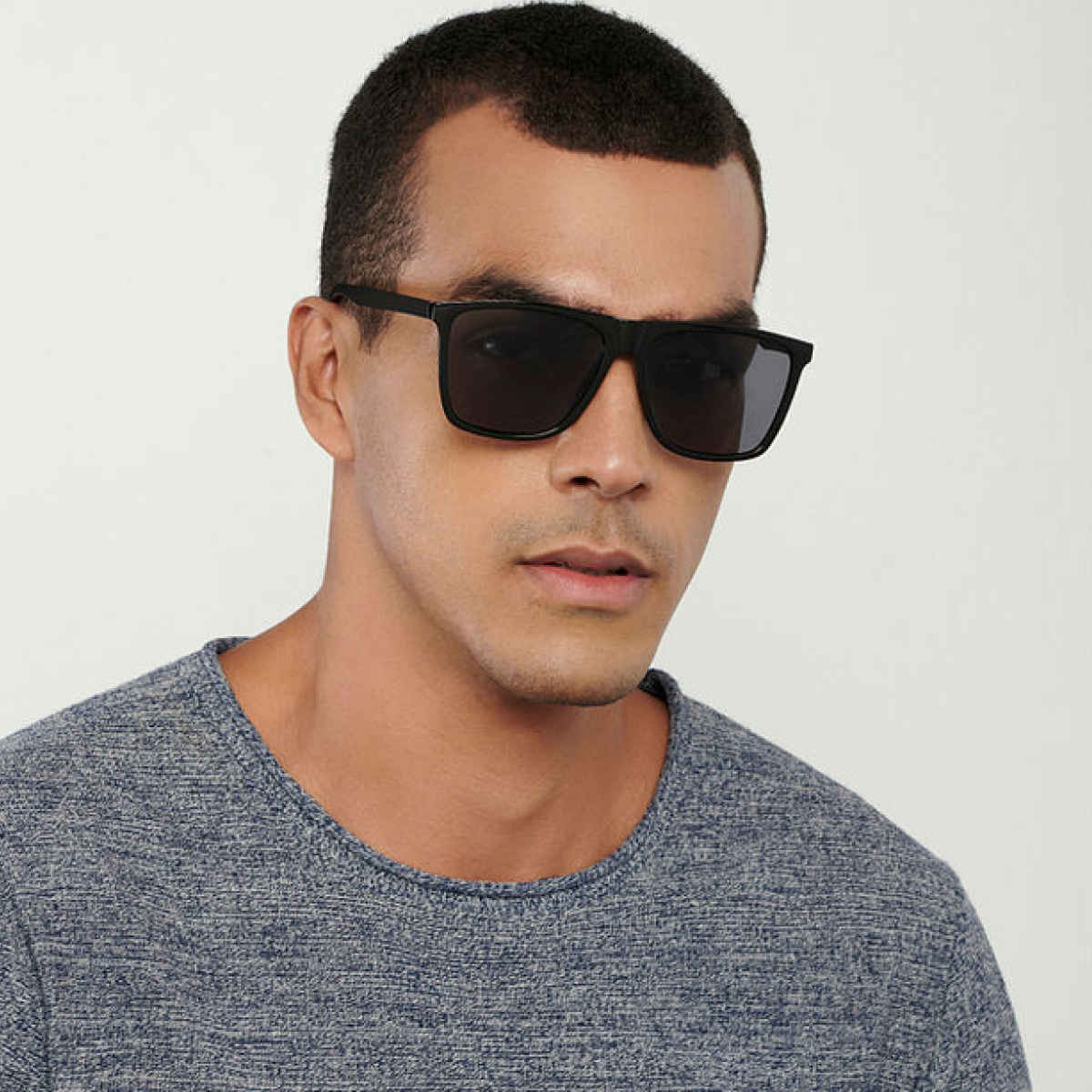Vincent Chase By Lenskart Unisex Solid Plastic Wayfarer Sunglasses | Black - L