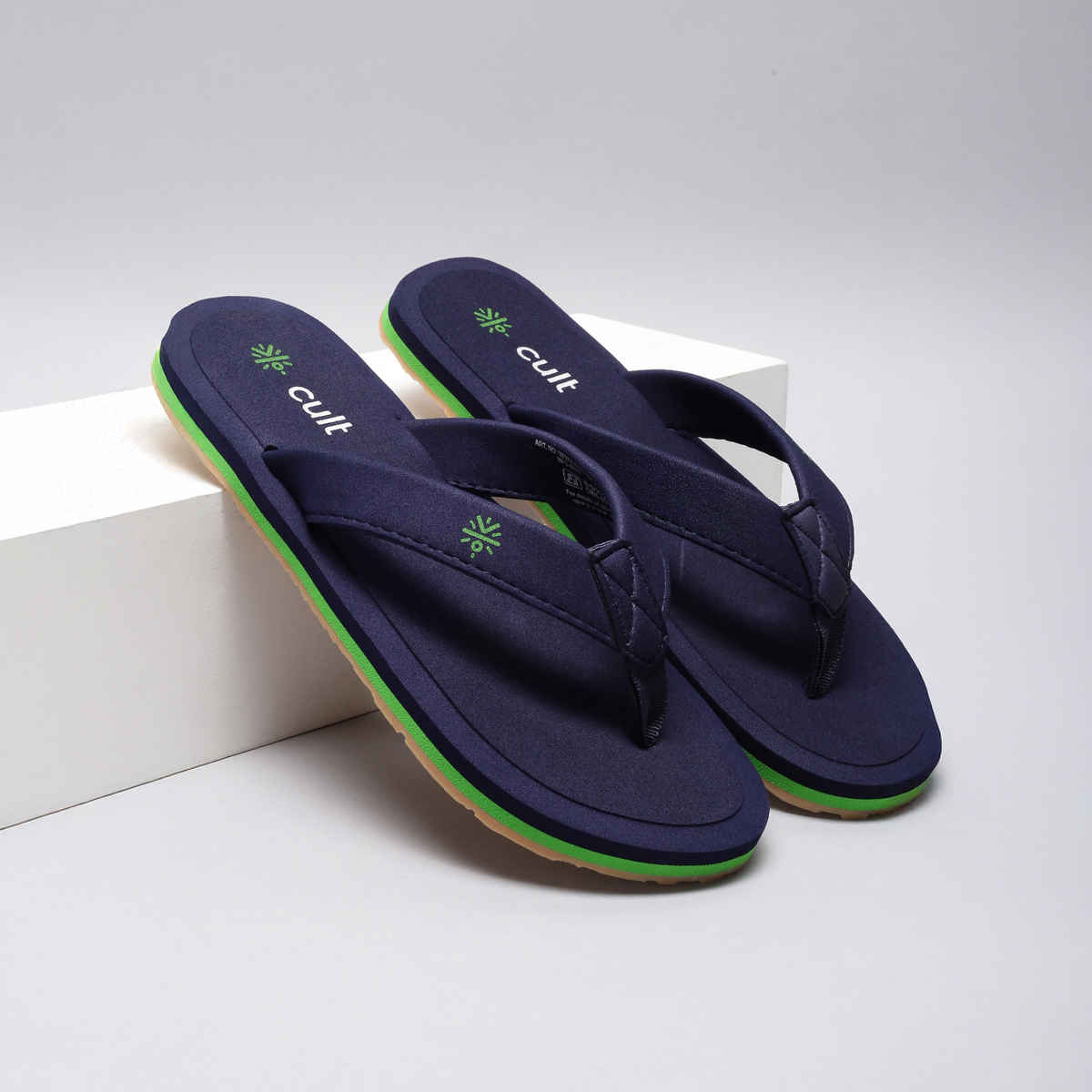 cult Men's Vetra Flip Flops | Navy - UK 7