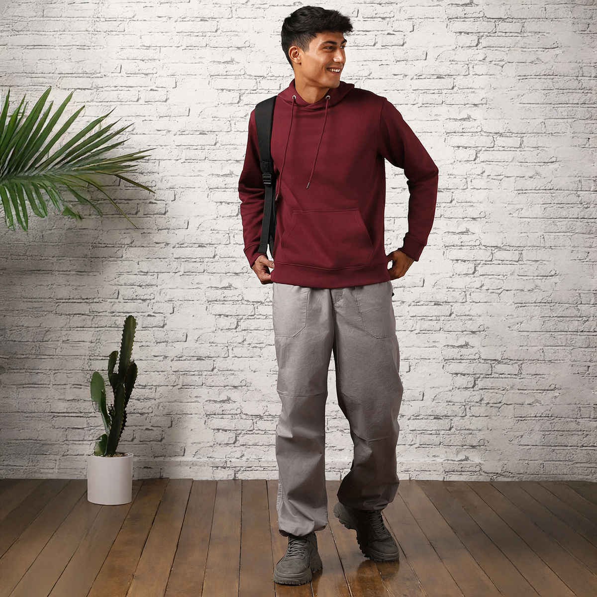 Nobero Men's Classic Hoodie | Maroon - M