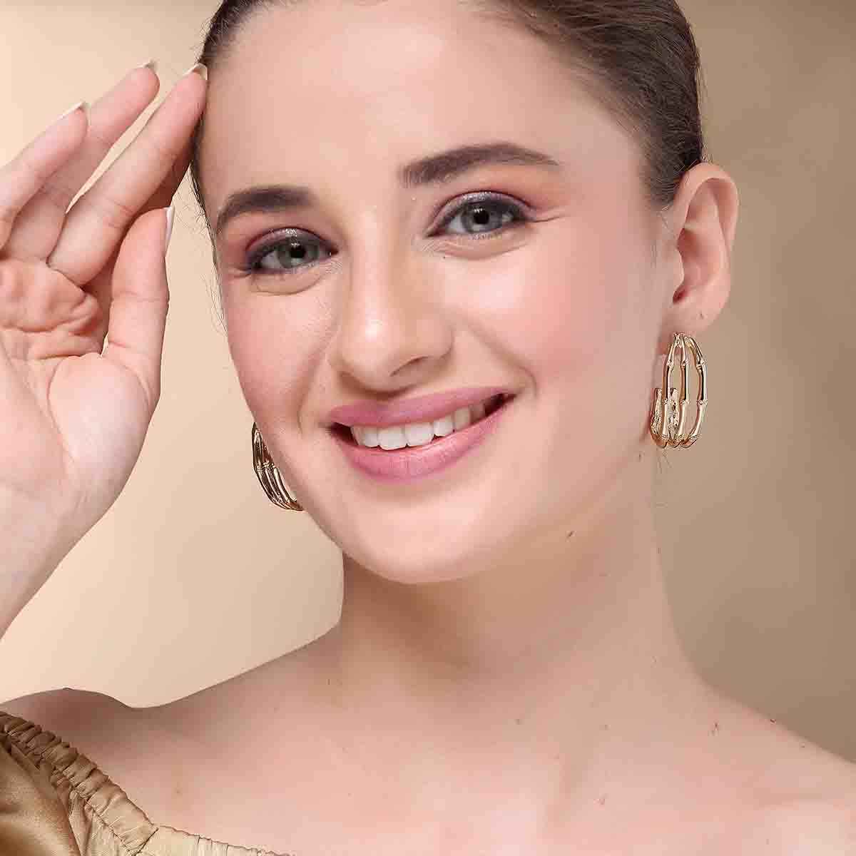 Karatcart Women's Hoop Earrings Gold One Size | 33038813