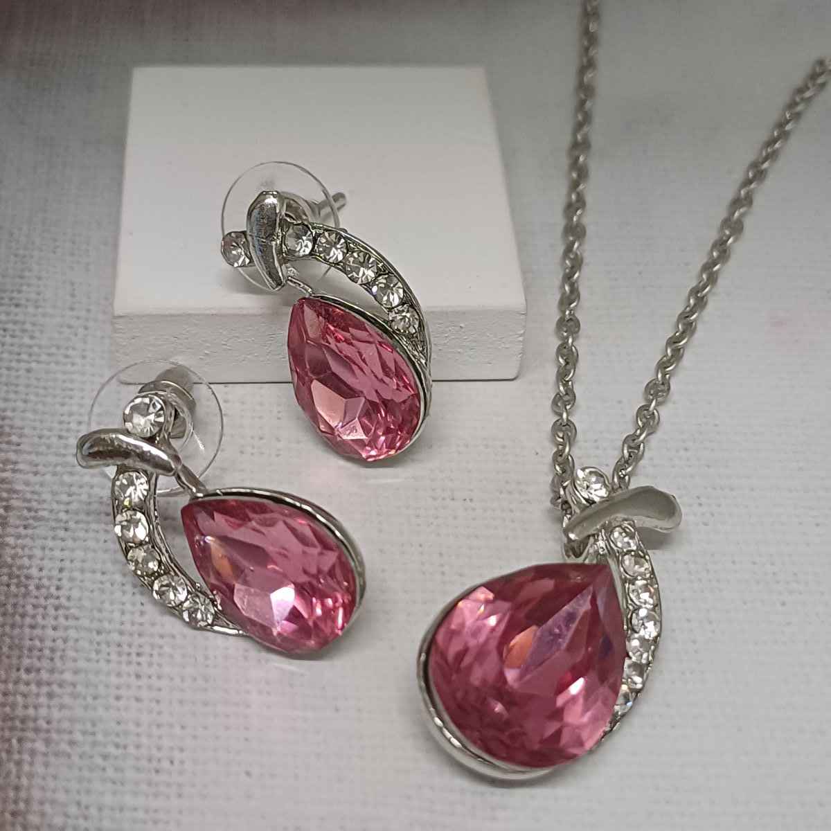 Pink Diamond set (Pendant Chain+Earring)